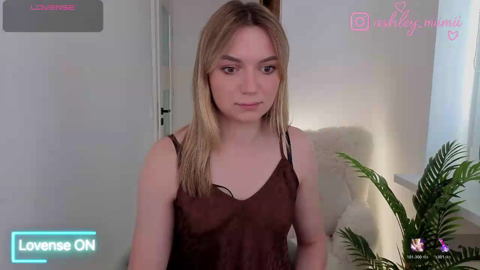 Gallery image thumbnail from AshleyMimi's myfreecams stream on, 06/12/2026, 14:57 image 9 of 20