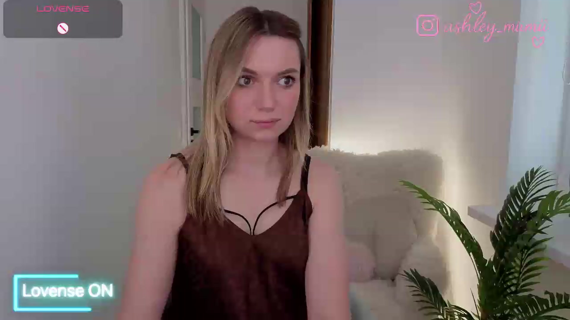Gallery image thumbnail from AshleyMimi's myfreecams stream on, 06/12/2026, 17:27 image 1 of 20