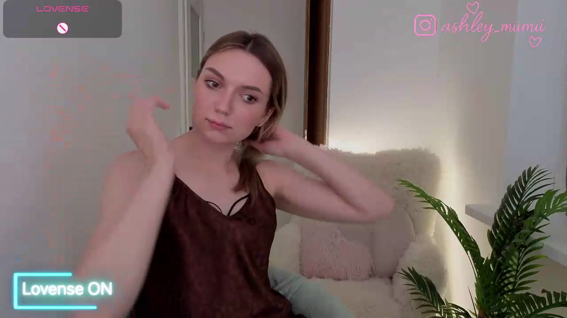 Gallery image thumbnail from AshleyMimi's myfreecams stream on, 06/12/2026, 19:14 image 18 of 20