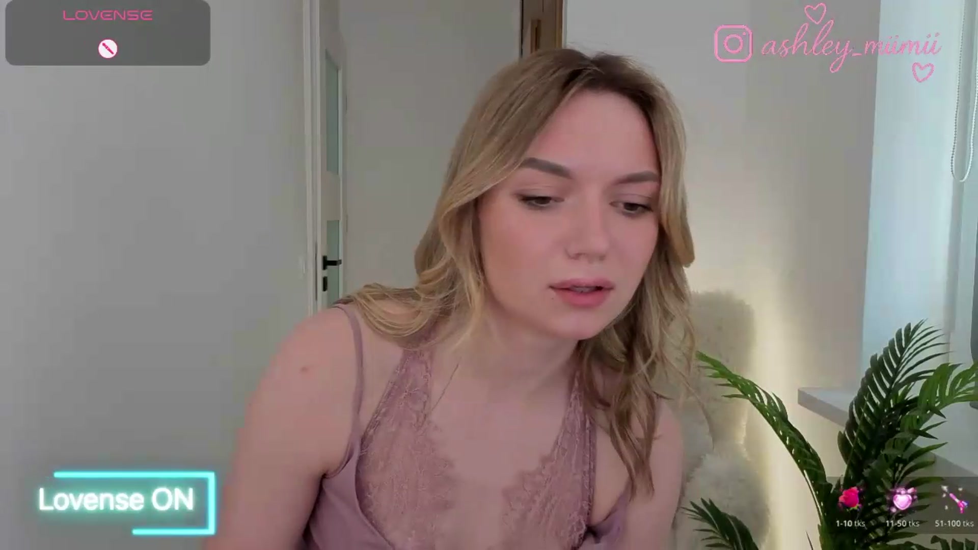 Gallery image thumbnail from AshleyMimi's myfreecams stream on, 06/15/2026, 15:13 image 12 of 20