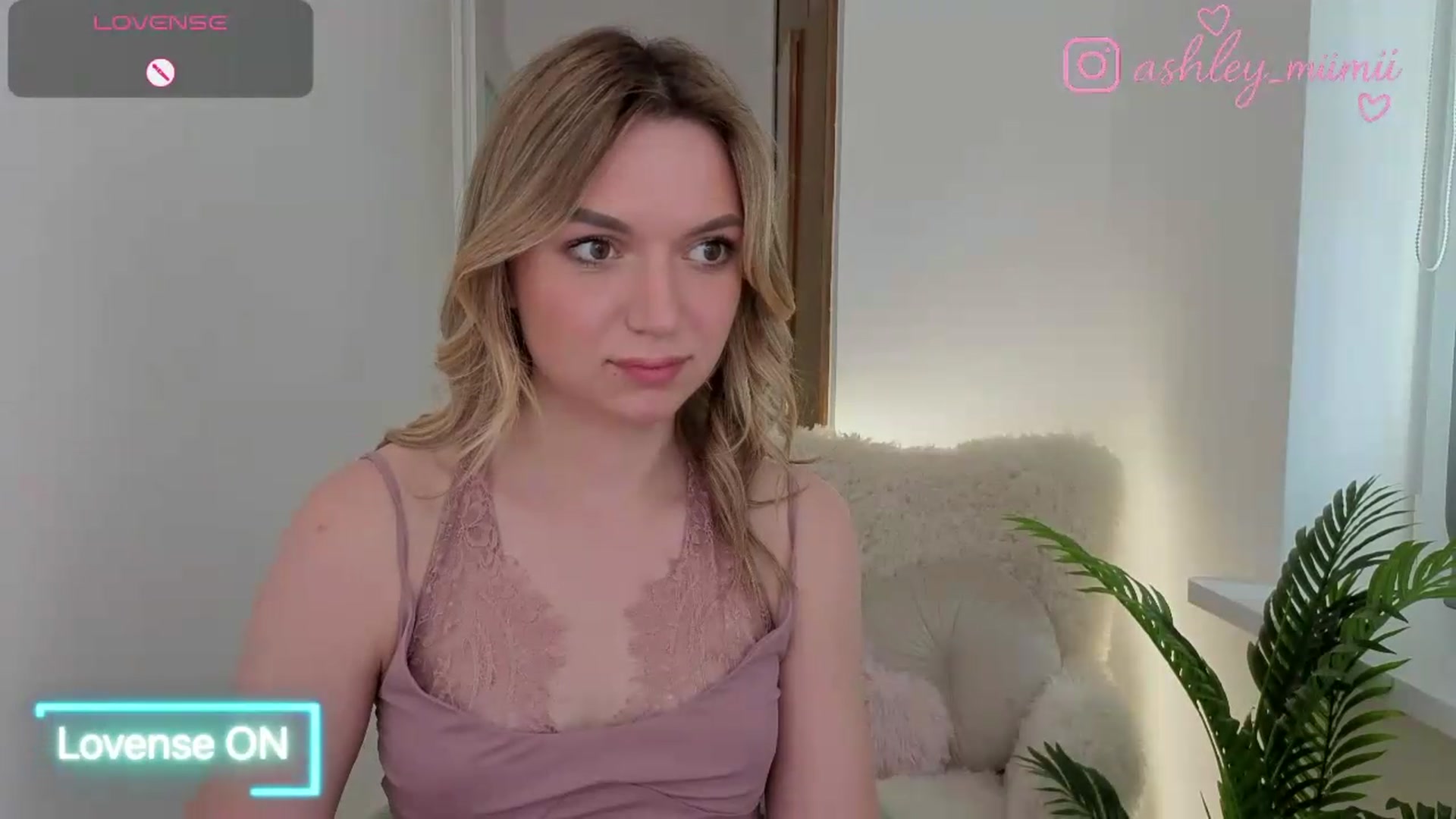 Gallery image thumbnail from AshleyMimi's myfreecams stream on, 06/15/2026, 15:13 image 11 of 20