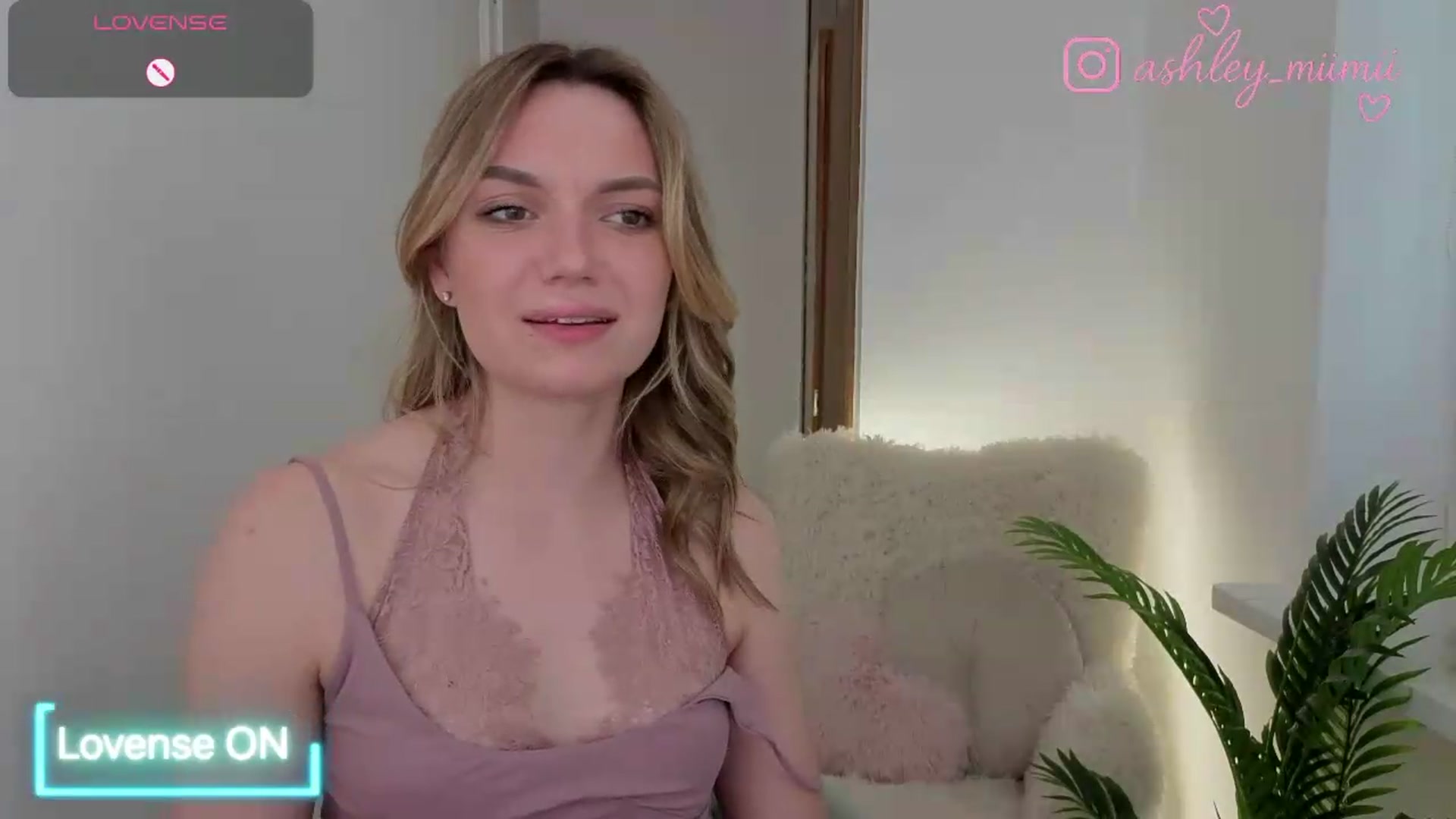 Gallery image thumbnail from AshleyMimi's myfreecams stream on, 06/15/2026, 17:27 image 19 of 20