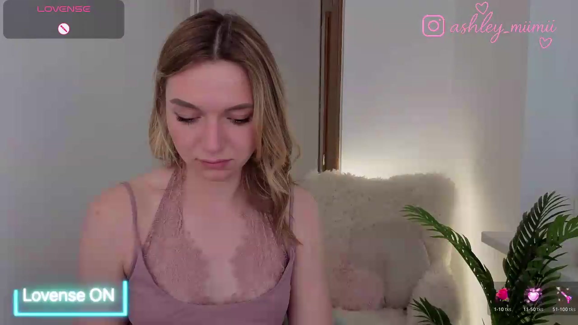 Gallery image thumbnail from AshleyMimi's myfreecams stream on, 06/15/2026, 18:59 image 15 of 20
