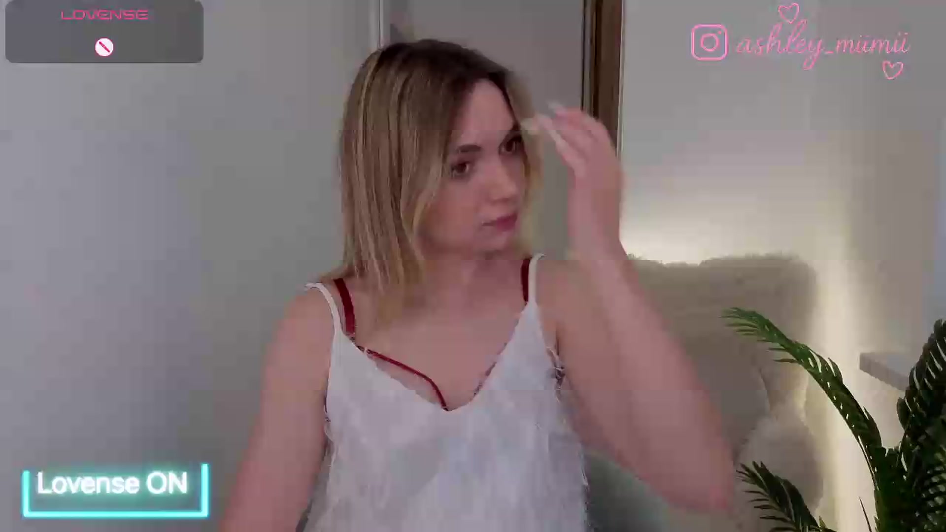 Gallery image thumbnail from AshleyMimi's myfreecams stream on, 06/18/2026, 20:03 image 1 of 20