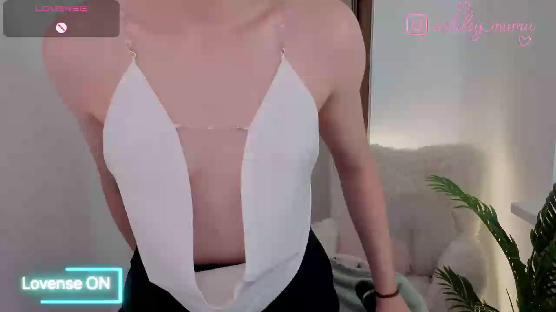 Gallery image thumbnail from AshleyMimi's myfreecams stream on, 06/19/2026, 17:22 image 1 of 20