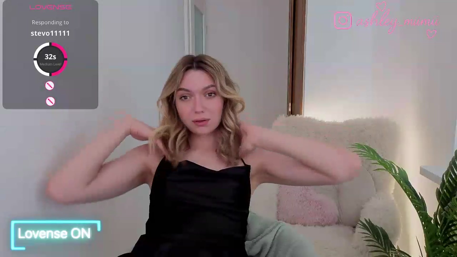 Gallery image thumbnail from AshleyMimi's myfreecams stream on, 06/20/2026, 14:40 image 8 of 20
