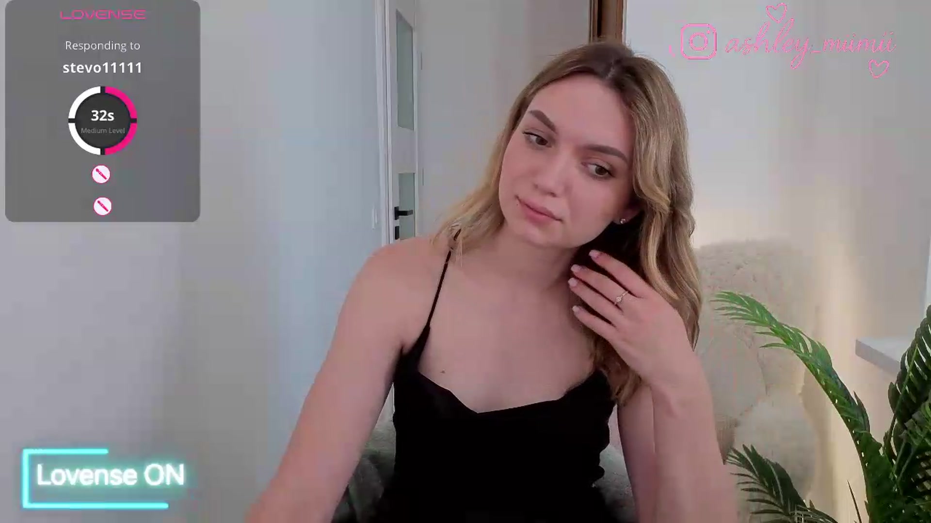 Gallery image thumbnail from AshleyMimi's myfreecams stream on, 06/20/2026, 14:40 image 3 of 20