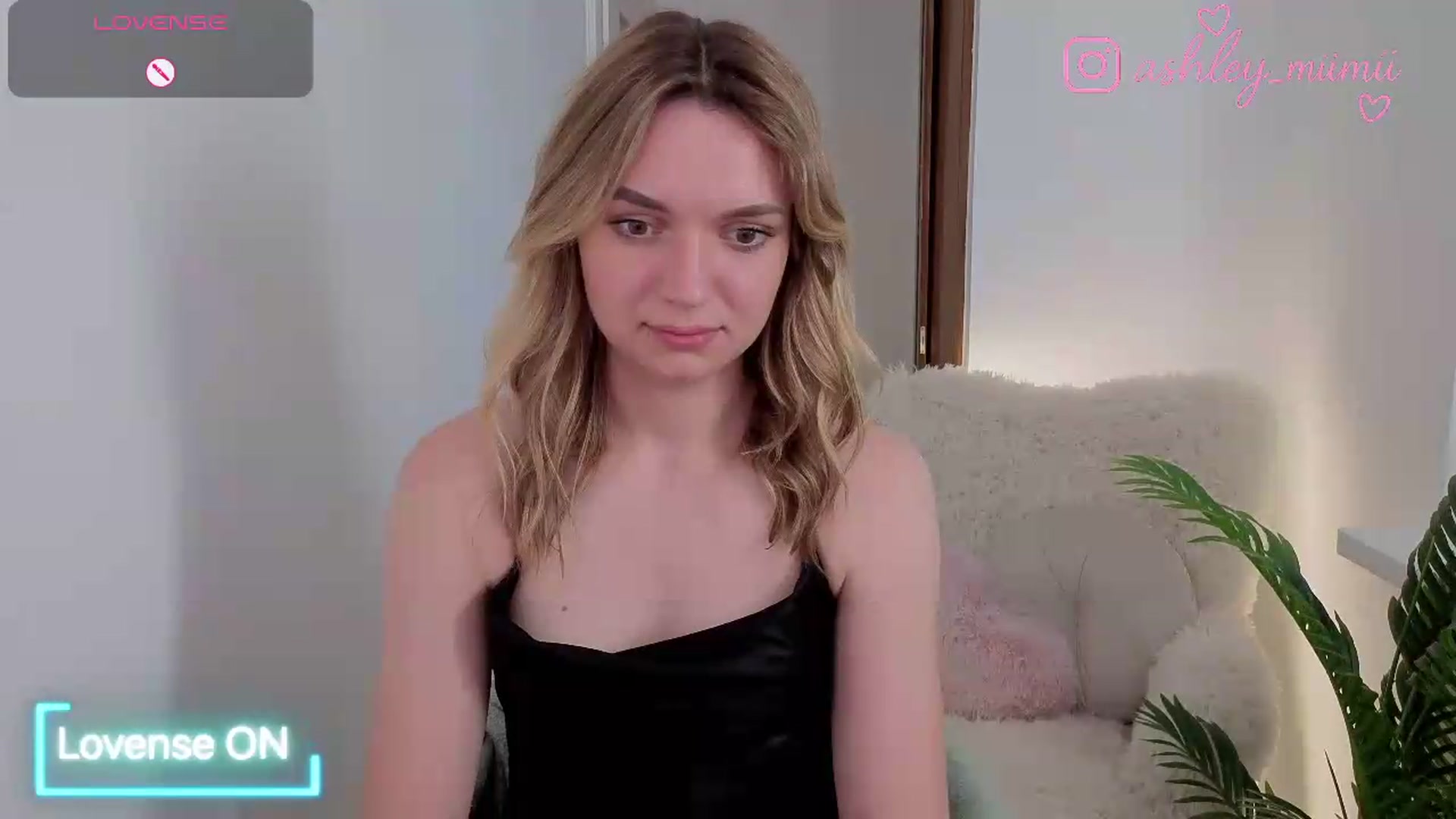 Gallery image thumbnail from AshleyMimi's myfreecams stream on, 06/20/2026, 17:45 image 4 of 20