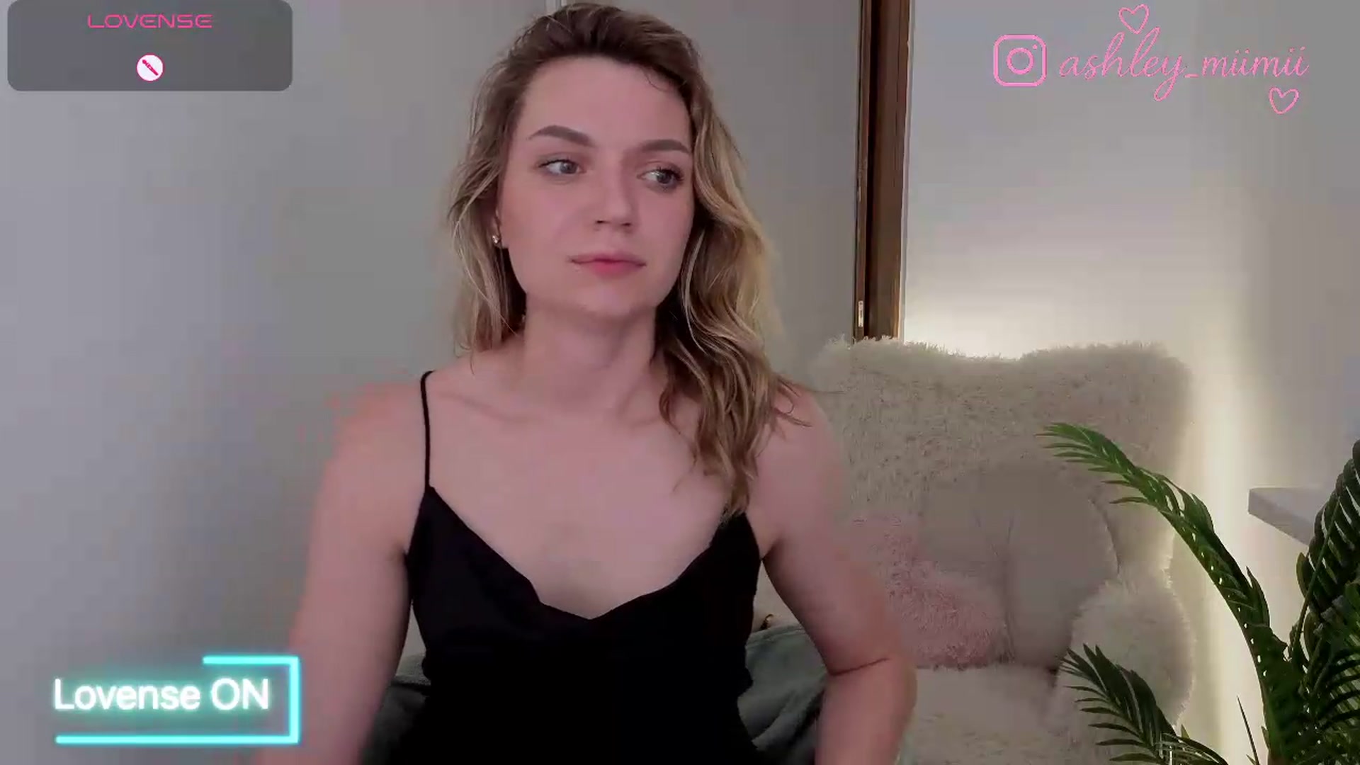 Gallery image thumbnail from AshleyMimi's myfreecams stream on, 06/20/2026, 20:01 image 8 of 20