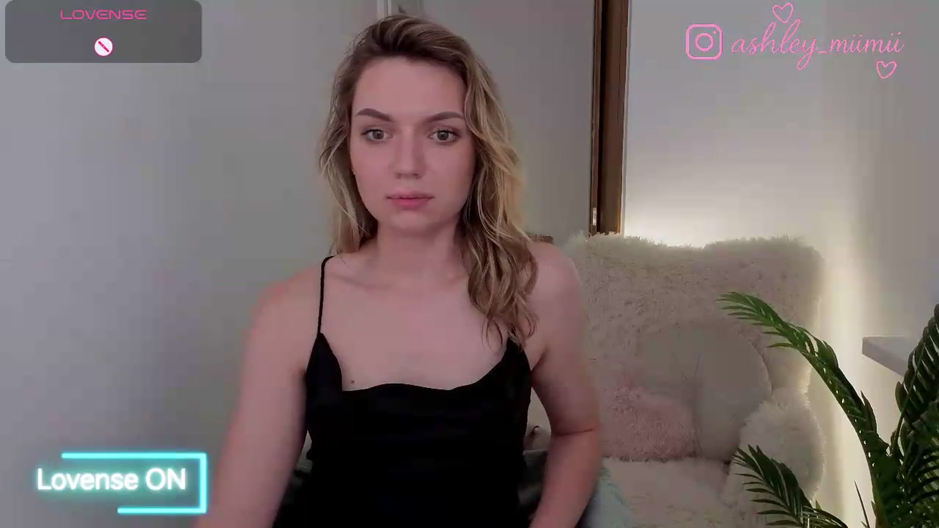 Gallery image thumbnail from AshleyMimi's myfreecams stream on, 06/20/2026, 20:01 image 16 of 20