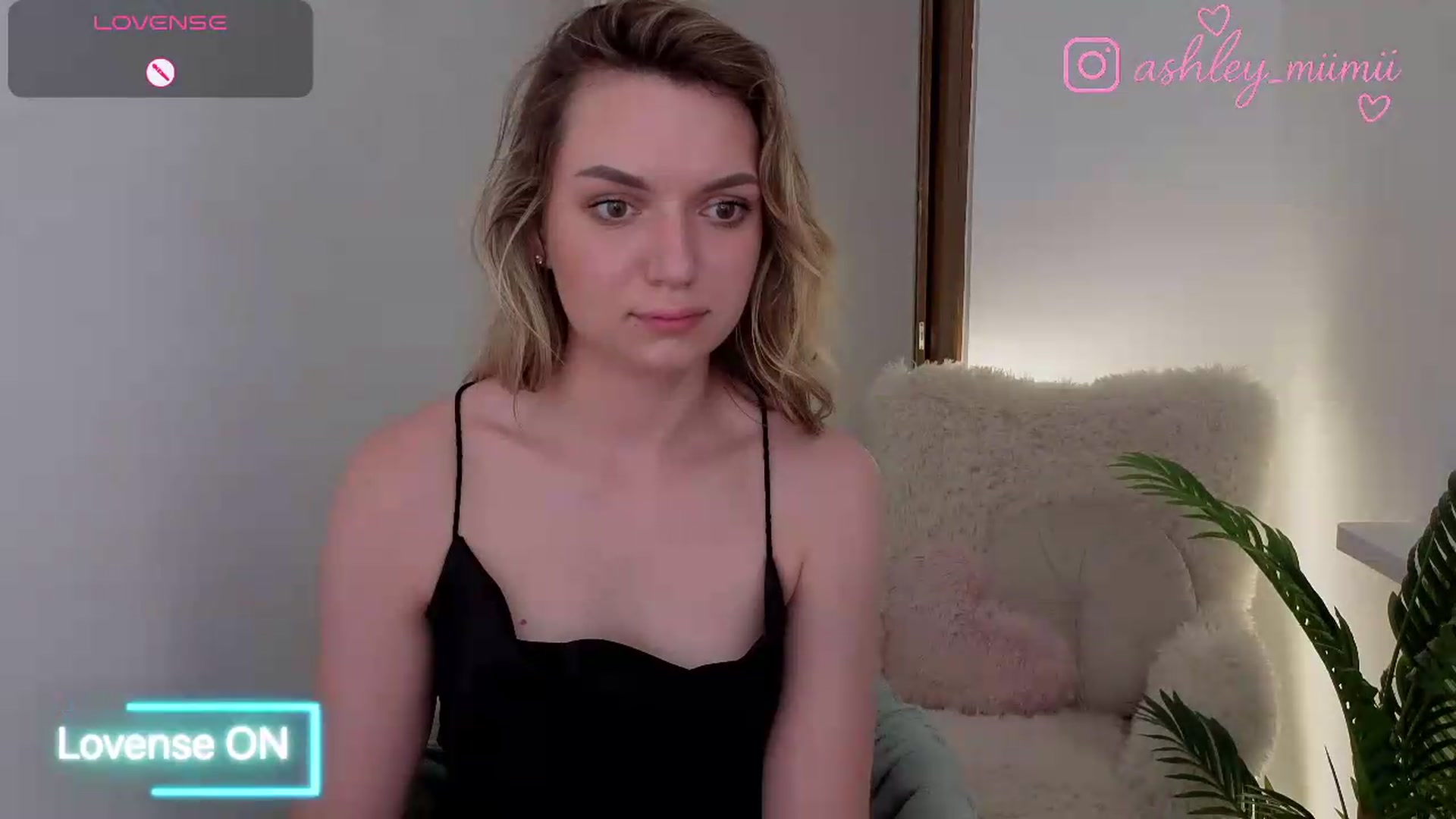 Gallery image thumbnail from AshleyMimi's myfreecams stream on, 06/20/2026, 20:01 image 18 of 20