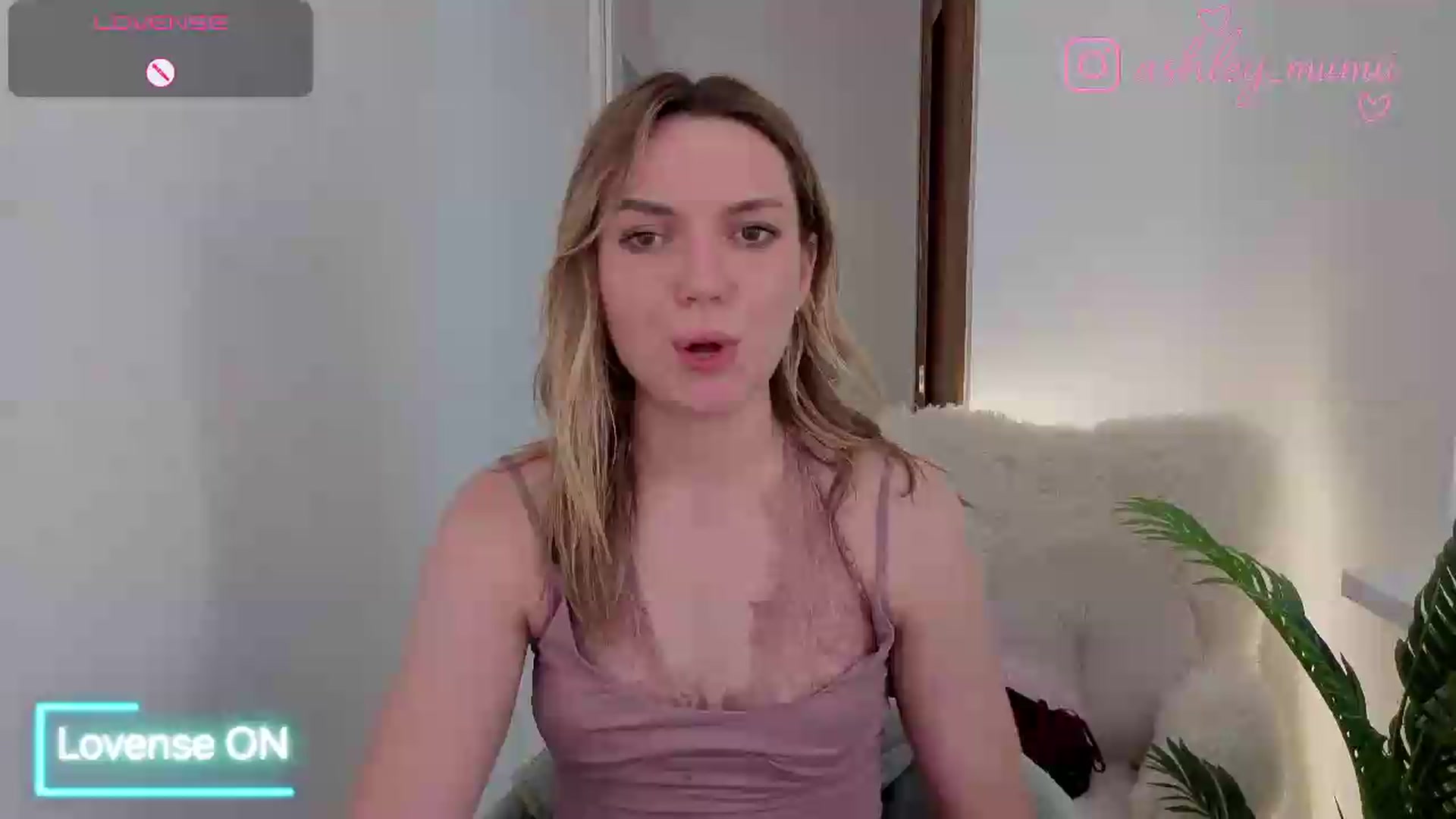 Gallery image thumbnail from AshleyMimi's myfreecams stream on, 06/21/2026, 18:14 image 1 of 20
