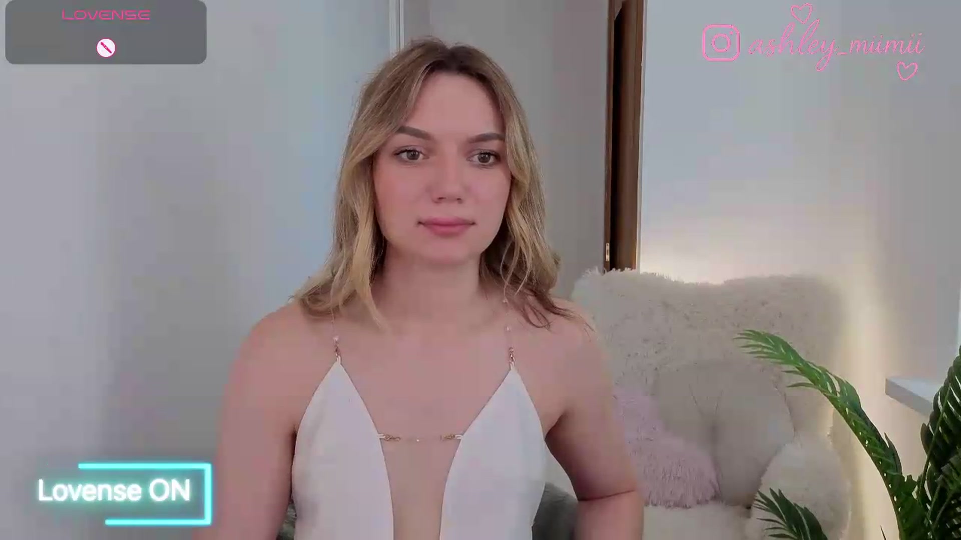 Gallery image thumbnail from AshleyMimi's myfreecams stream on, 06/22/2026, 13:39 image 4 of 20