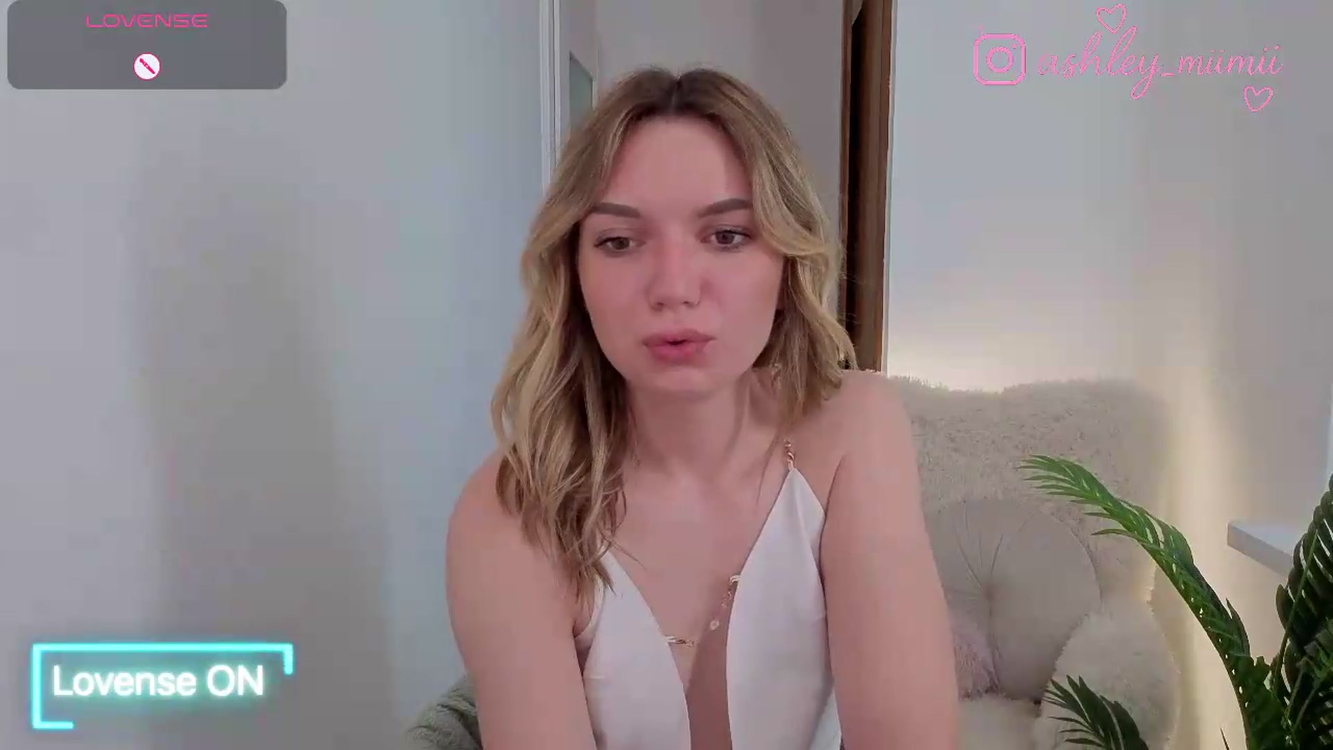 Gallery image thumbnail from AshleyMimi's myfreecams stream on, 06/22/2026, 13:39 image 15 of 20