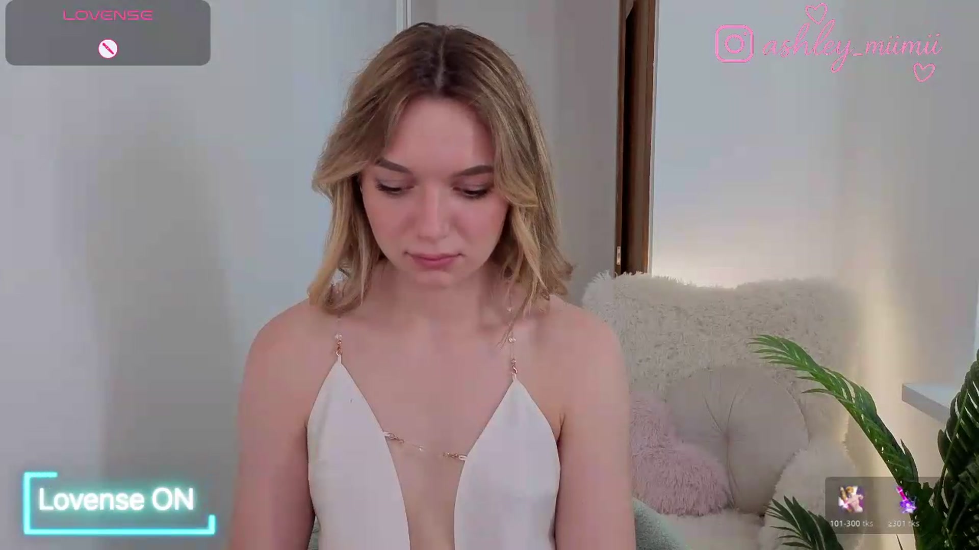 Gallery image thumbnail from AshleyMimi's myfreecams stream on, 06/22/2026, 13:39 image 11 of 20