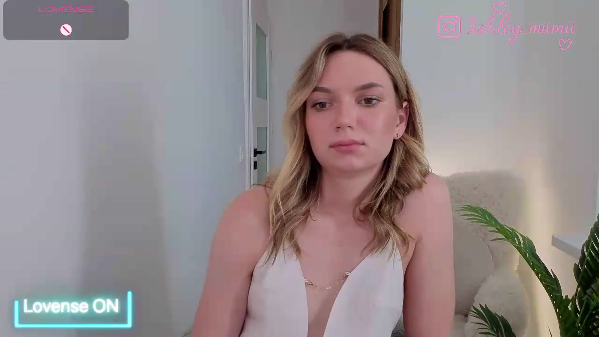 Gallery image thumbnail from AshleyMimi's myfreecams stream on, 06/22/2026, 14:42 image 6 of 20