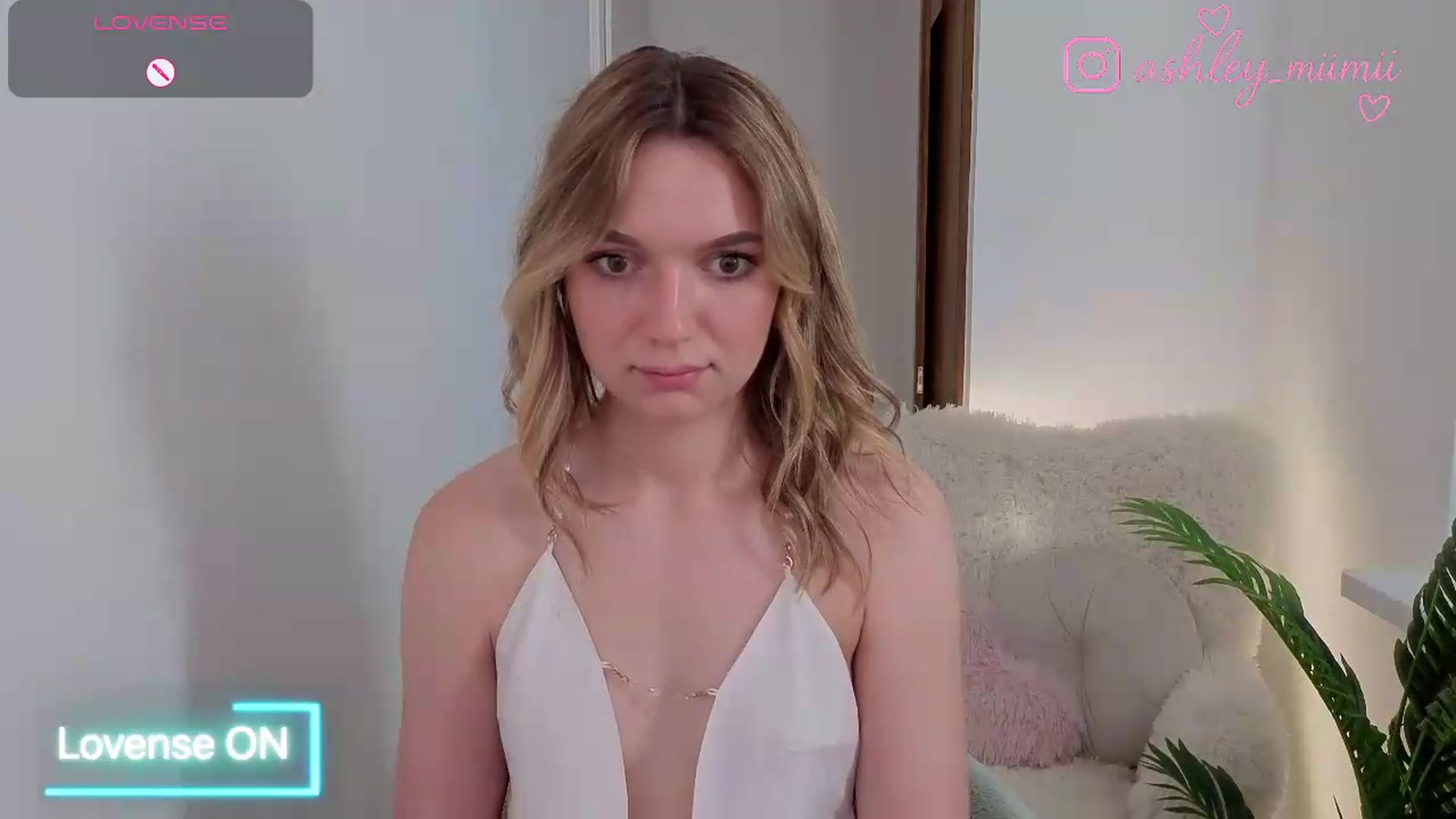 Gallery image thumbnail from AshleyMimi's myfreecams stream on, 06/22/2026, 15:05 image 18 of 20