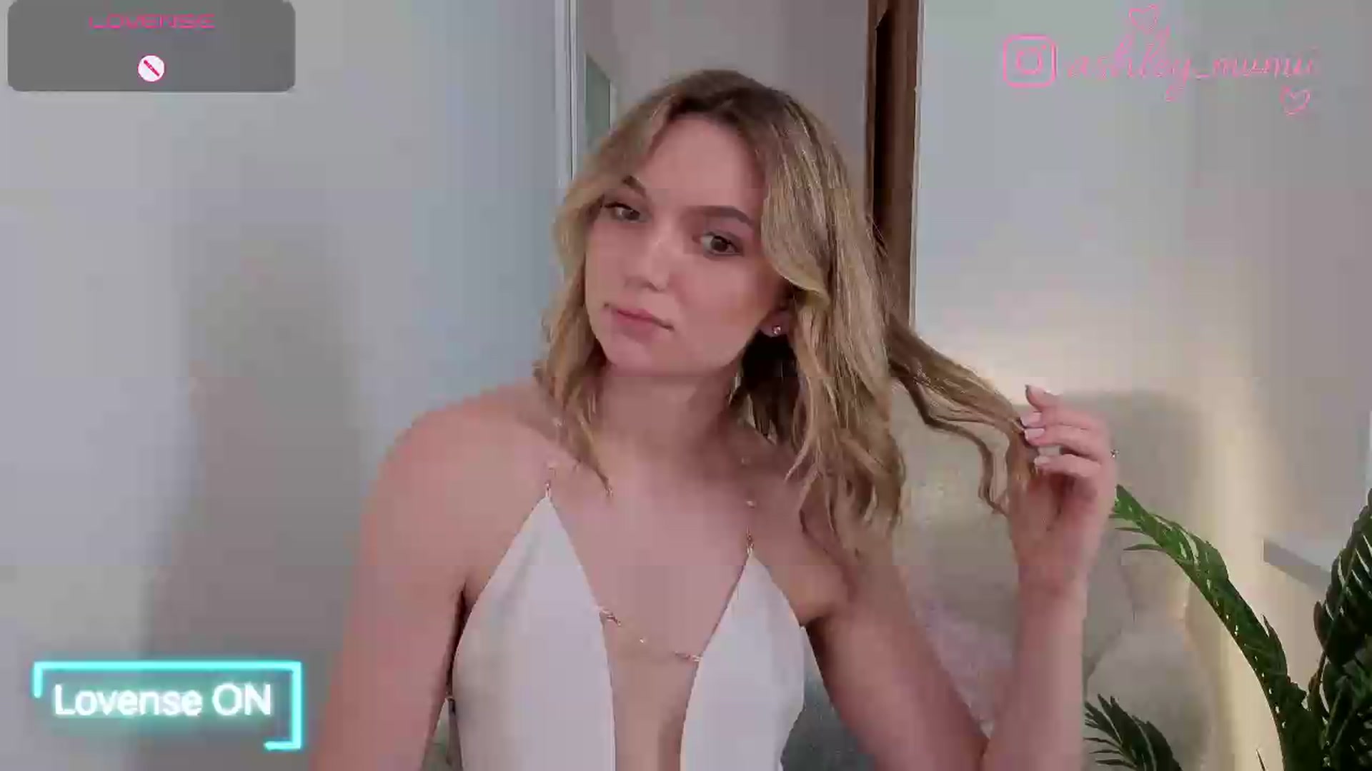 Gallery image thumbnail from AshleyMimi's myfreecams stream on, 06/22/2026, 15:05 image 11 of 20