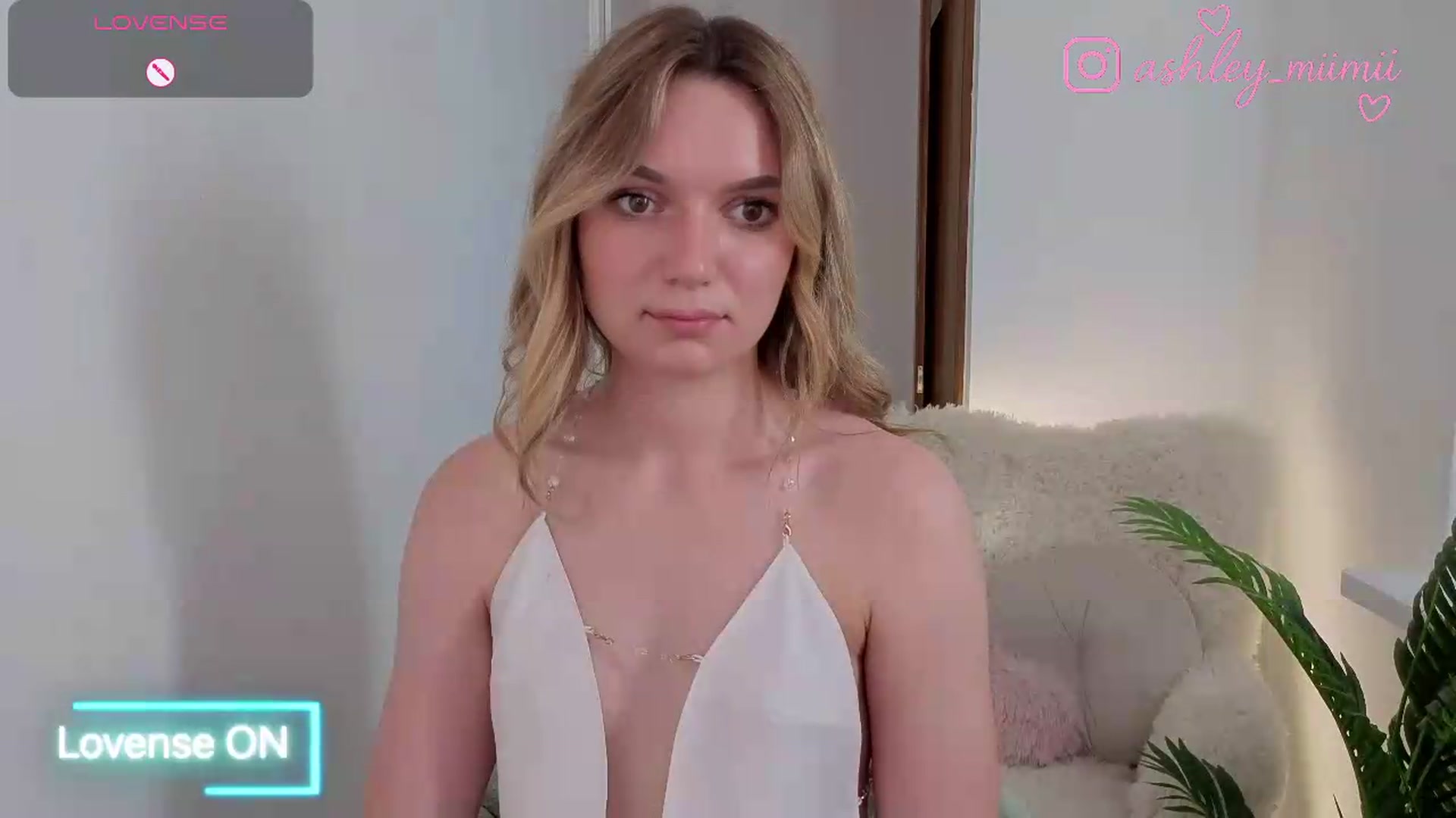 Gallery image thumbnail from AshleyMimi's myfreecams stream on, 06/22/2026, 15:05 image 10 of 20