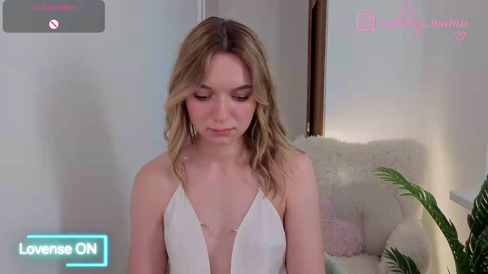 Gallery image thumbnail from AshleyMimi's myfreecams stream on, 06/22/2026, 15:05 image 20 of 20