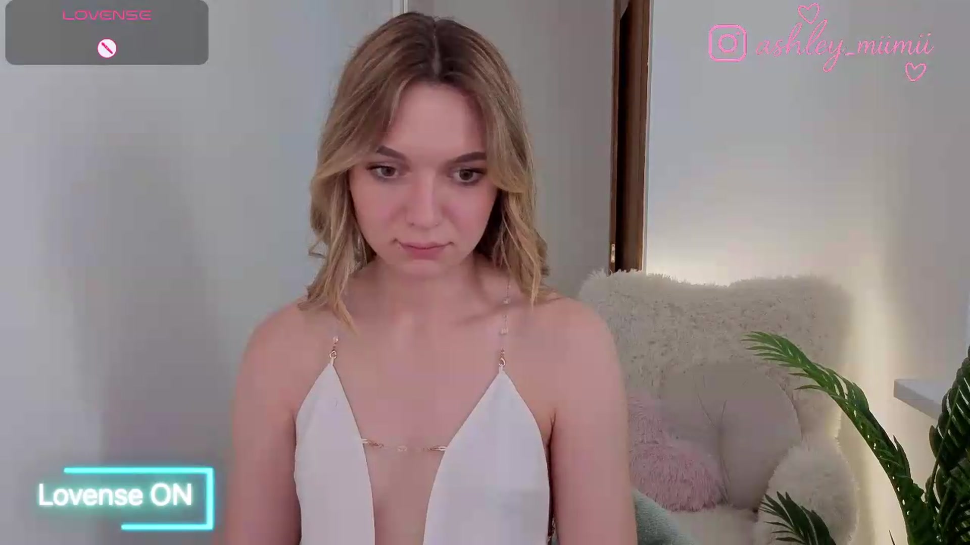 Gallery image thumbnail from AshleyMimi's myfreecams stream on, 06/22/2026, 16:50 image 8 of 20