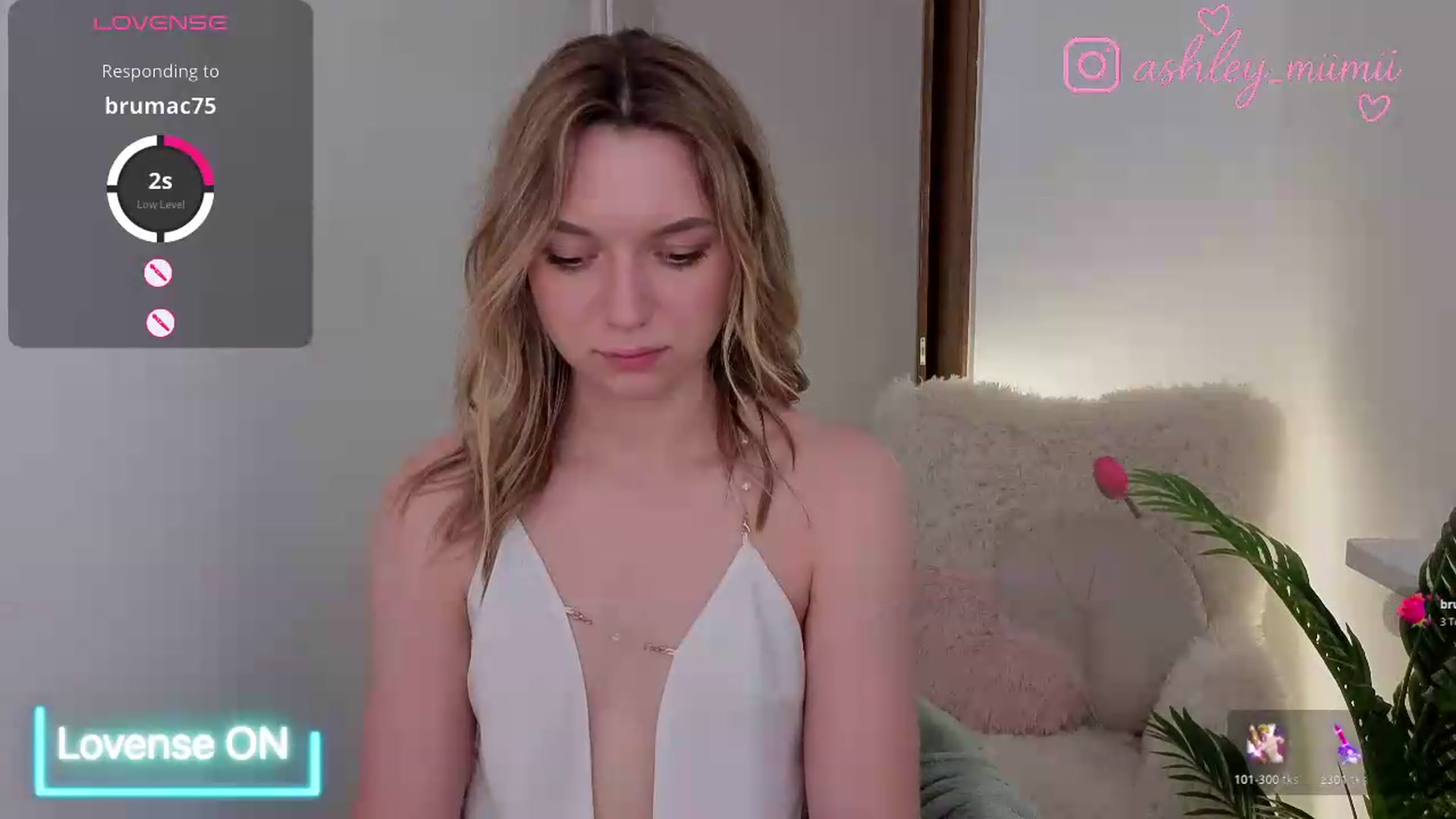 Gallery image thumbnail from AshleyMimi's myfreecams stream on, 06/22/2026, 18:50 image 19 of 20