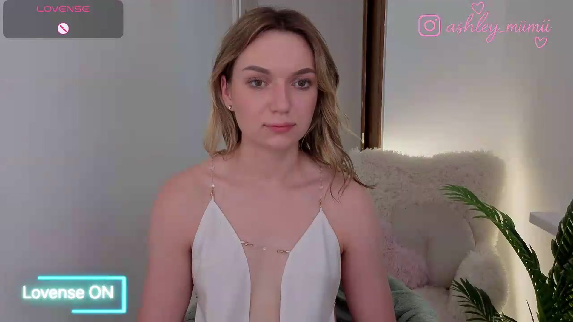 Gallery image thumbnail from AshleyMimi's myfreecams stream on, 06/22/2026, 18:50 image 3 of 20
