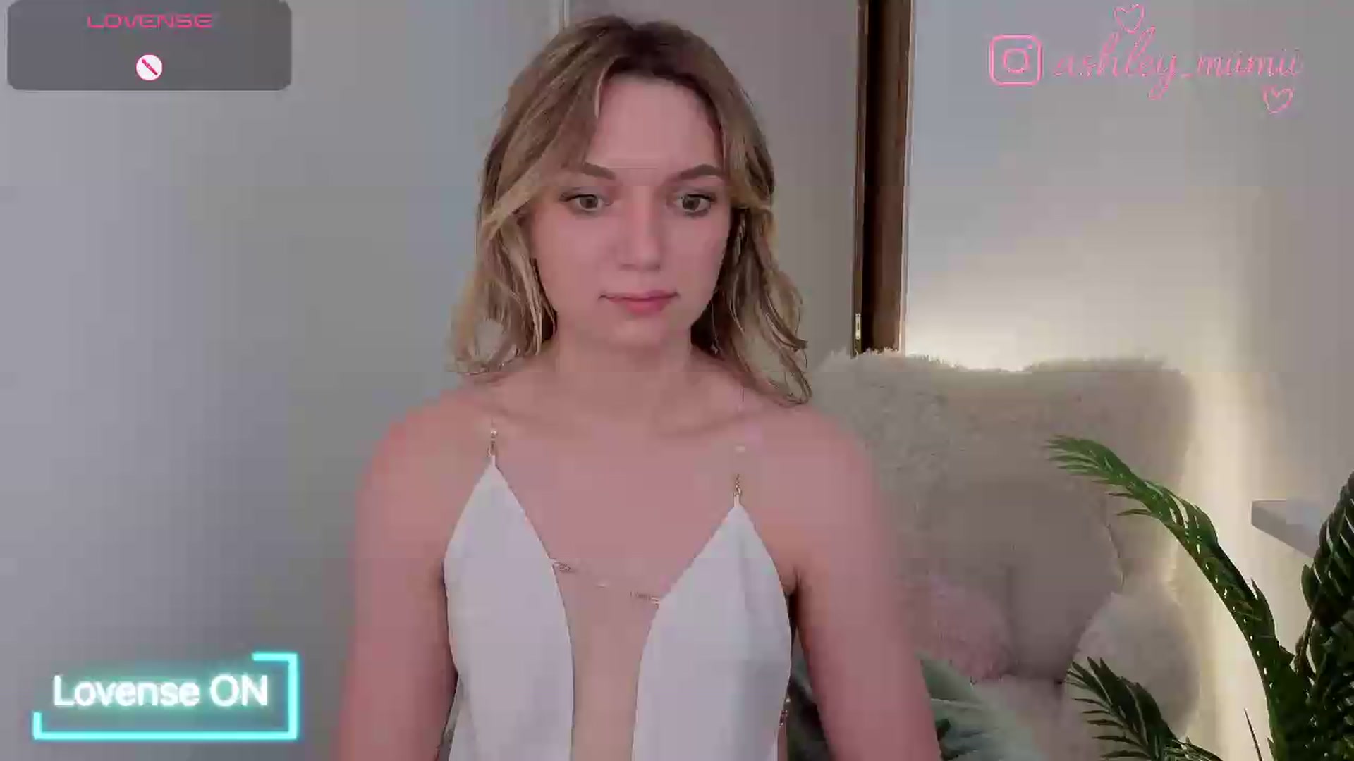 Gallery image thumbnail from AshleyMimi's myfreecams stream on, 06/22/2026, 18:50 image 1 of 20