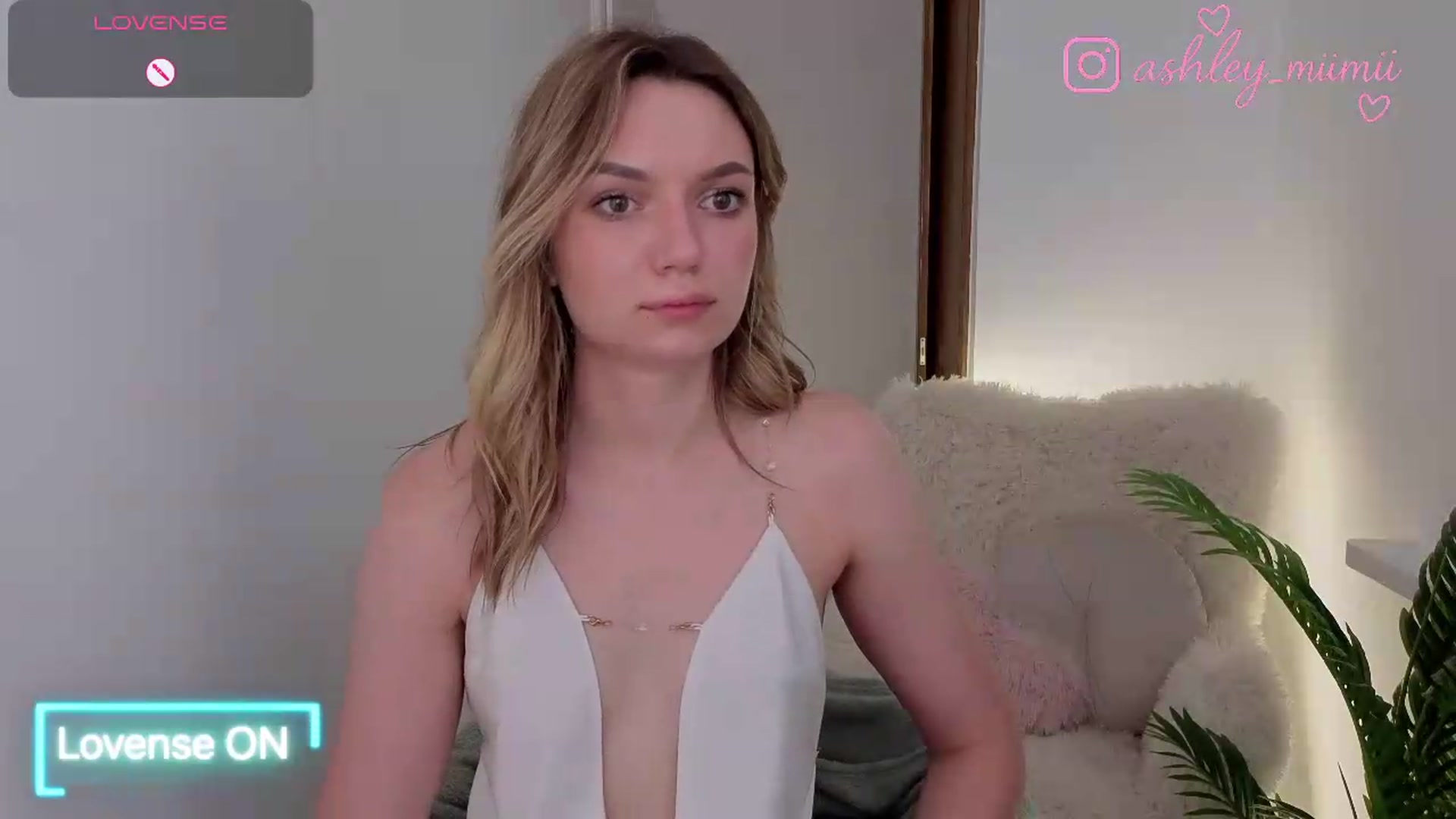 Gallery image thumbnail from AshleyMimi's myfreecams stream on, 06/22/2026, 18:50 image 15 of 20