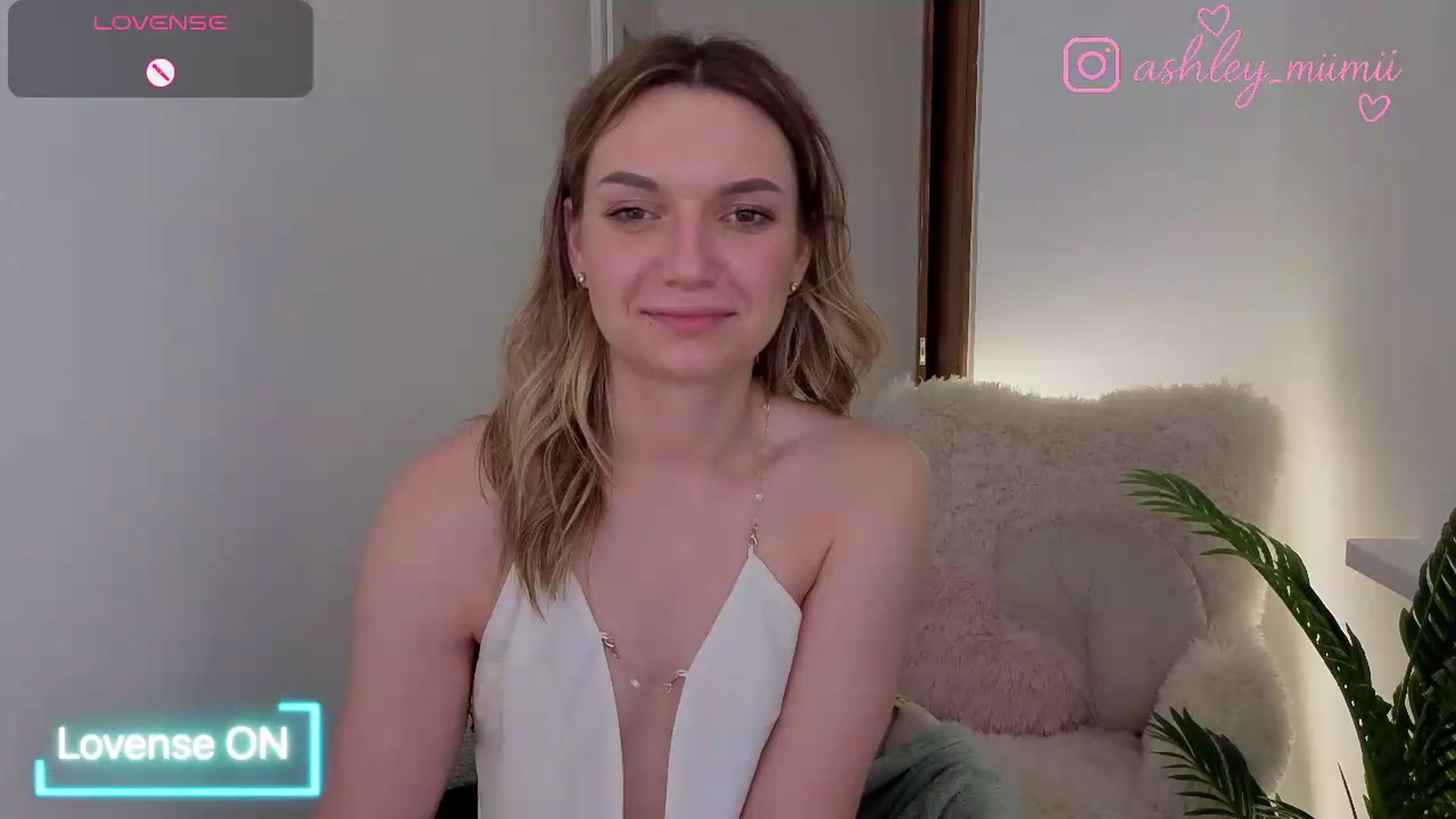 Gallery image thumbnail from AshleyMimi's myfreecams stream on, 06/22/2026, 20:02 image 13 of 20