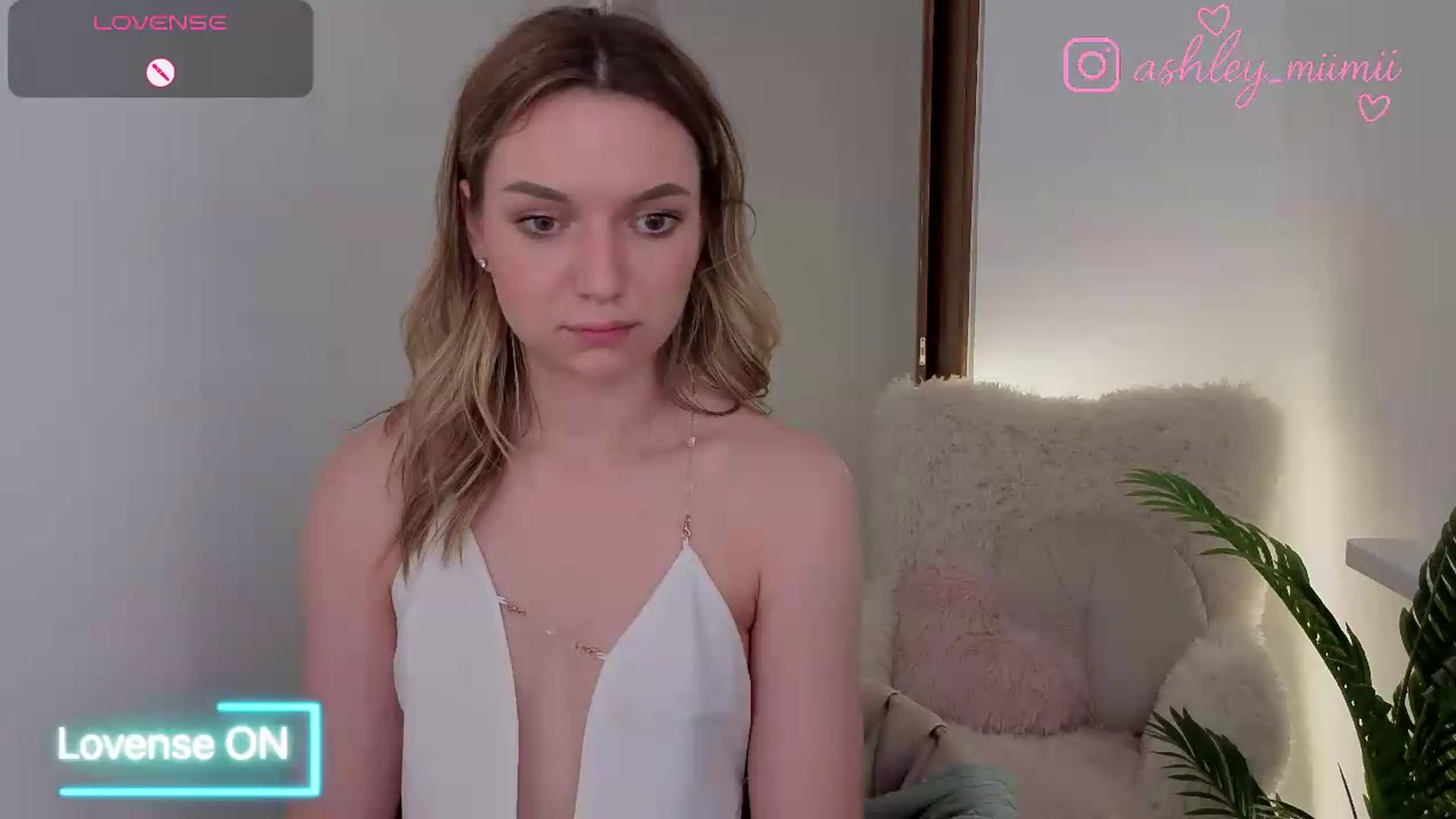 Gallery image thumbnail from AshleyMimi's myfreecams stream on, 06/22/2026, 20:02 image 16 of 20