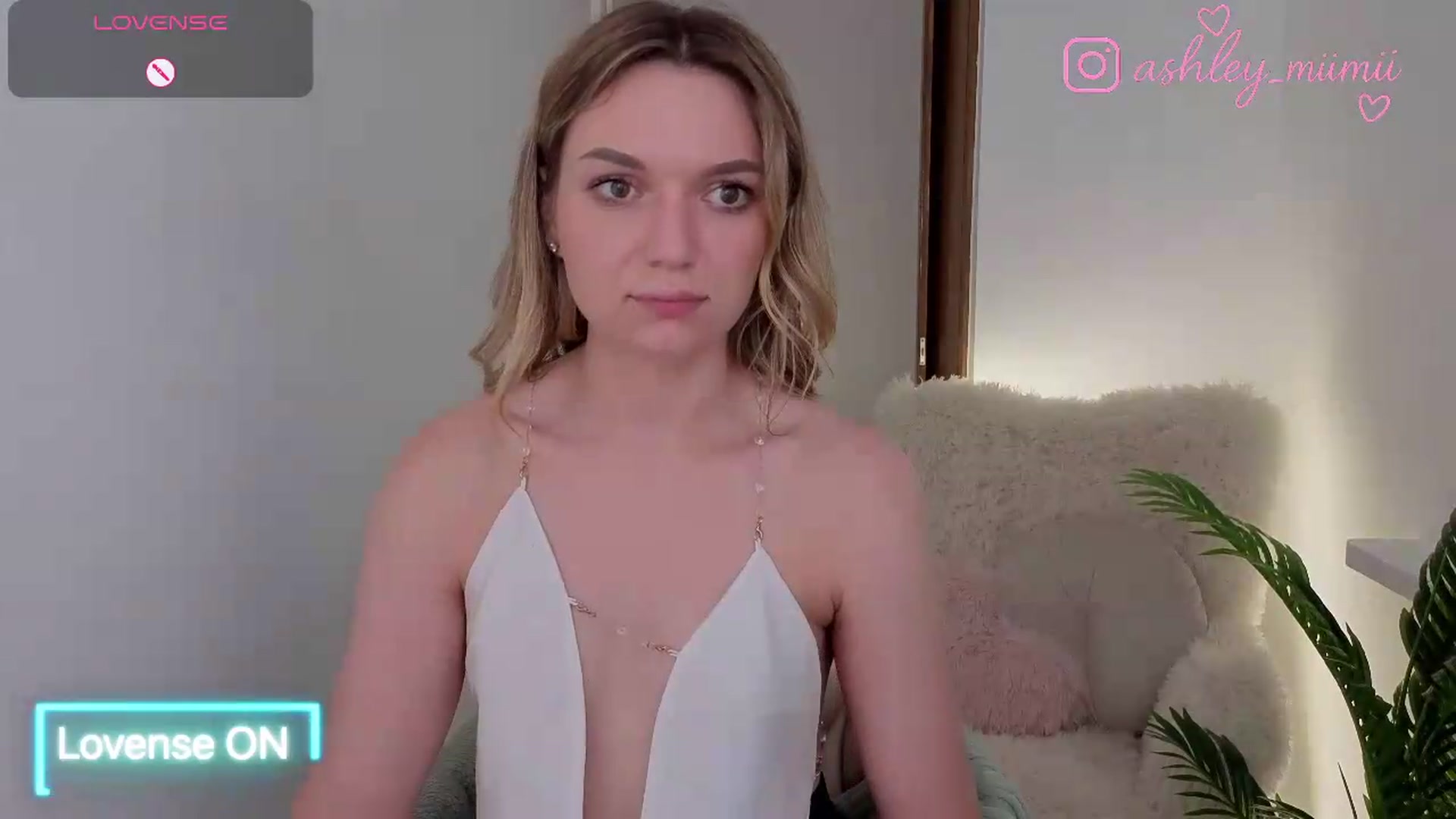 Gallery image thumbnail from AshleyMimi's myfreecams stream on, 06/22/2026, 20:02 image 18 of 20