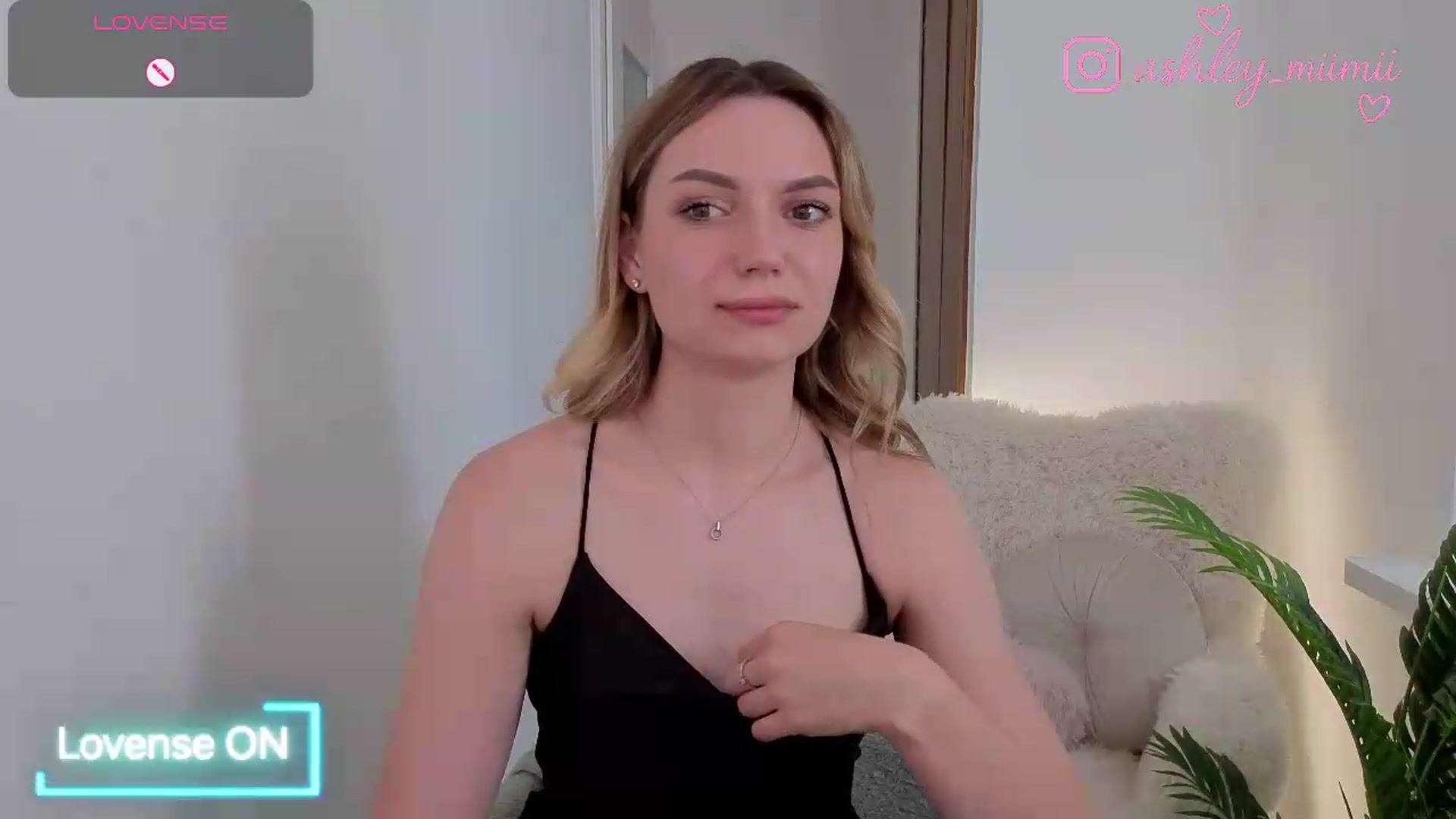Gallery image thumbnail from AshleyMimi's myfreecams stream on, 06/25/2026, 15:28 image 4 of 20