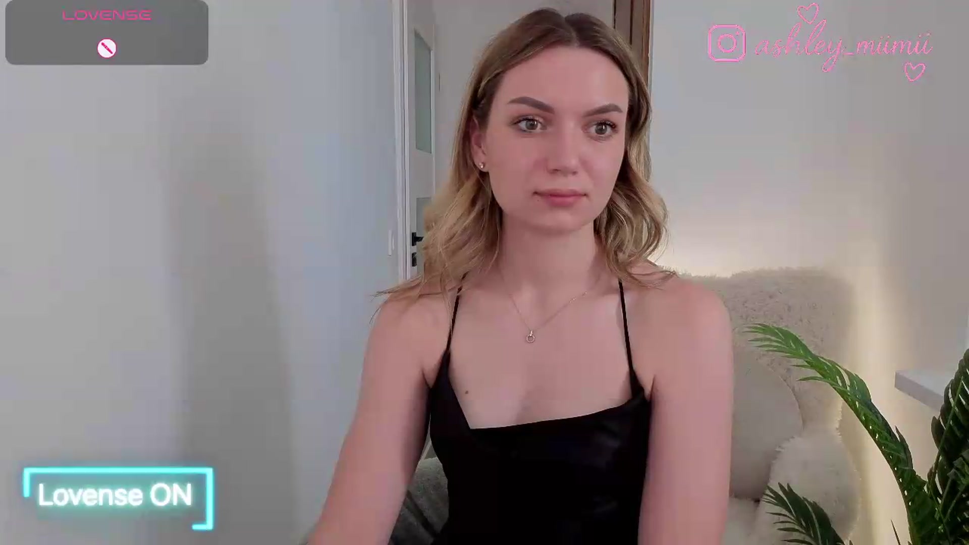 Gallery image thumbnail from AshleyMimi's myfreecams stream on, 06/25/2026, 15:28 image 9 of 20