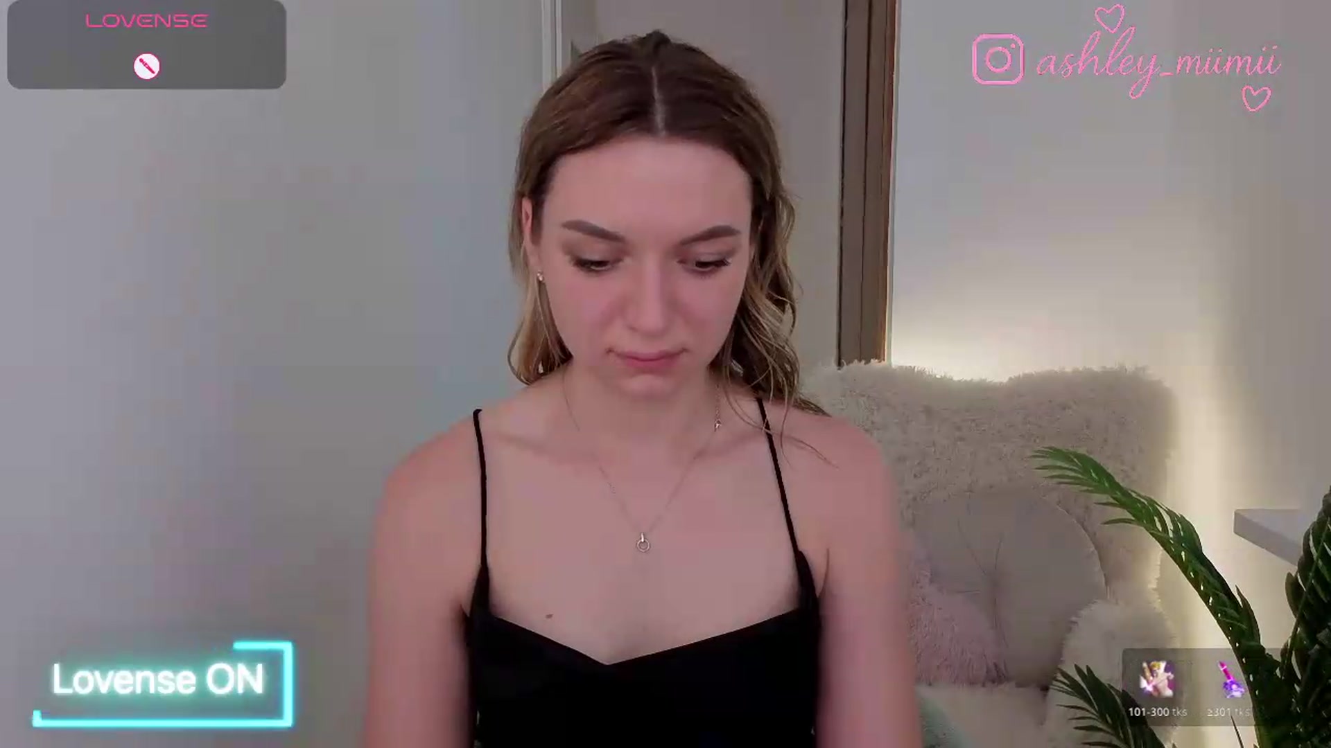 Gallery image thumbnail from AshleyMimi's myfreecams stream on, 06/25/2026, 20:03 image 3 of 20