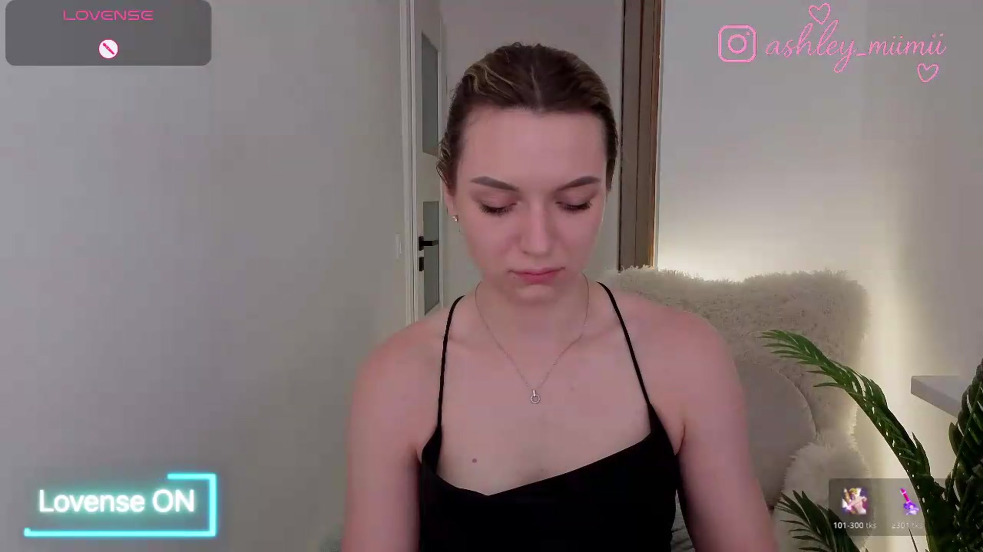 Gallery image thumbnail from AshleyMimi's myfreecams stream on, 06/25/2026, 20:03 image 19 of 20