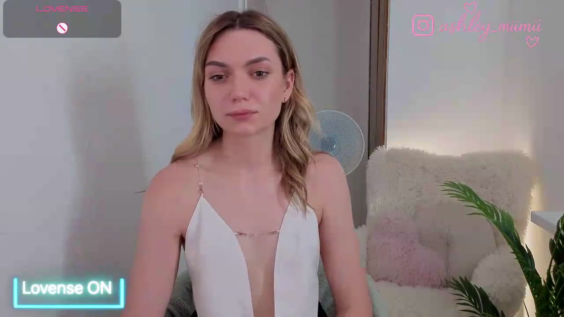 Gallery image thumbnail from AshleyMimi's myfreecams stream on, 06/26/2026, 15:40 image 2 of 20
