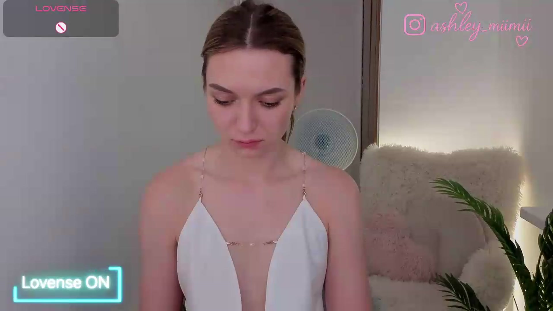 Gallery image thumbnail from AshleyMimi's myfreecams stream on, 06/26/2026, 20:00 image 20 of 20