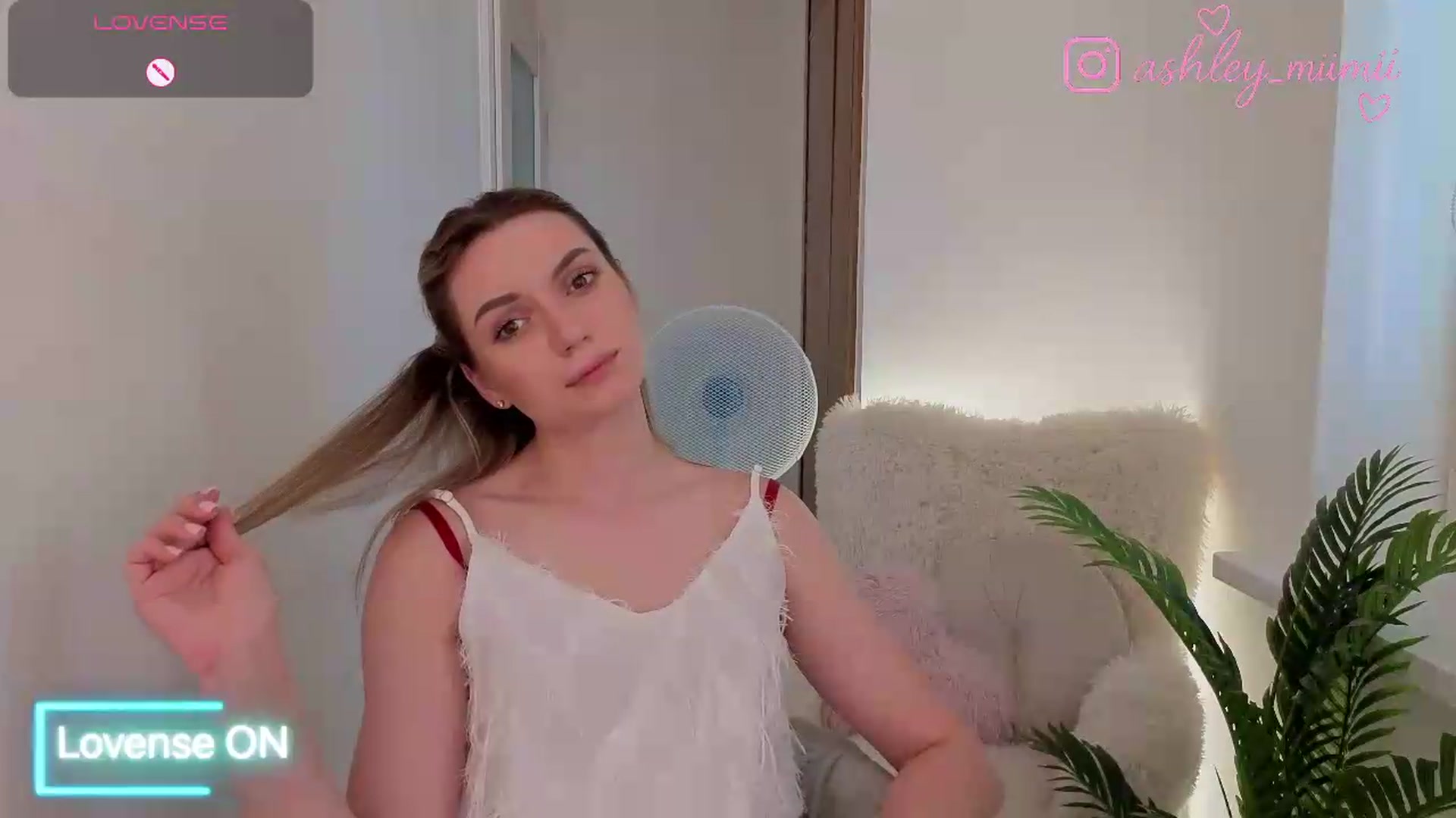 Gallery image thumbnail from AshleyMimi's myfreecams stream on, 06/27/2026, 17:33 image 6 of 20