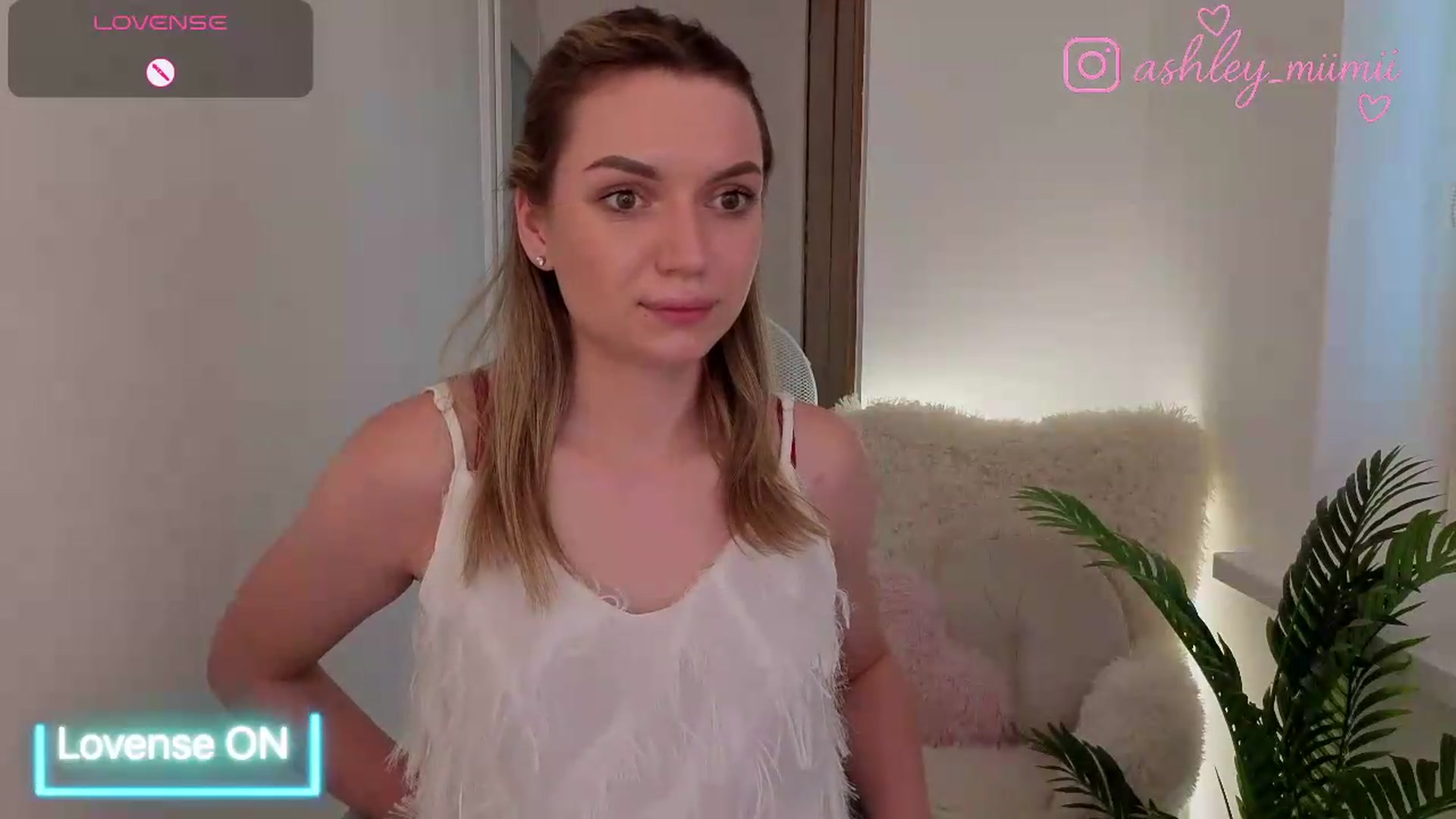 Gallery image thumbnail from AshleyMimi's myfreecams stream on, 06/27/2026, 19:13 image 2 of 20