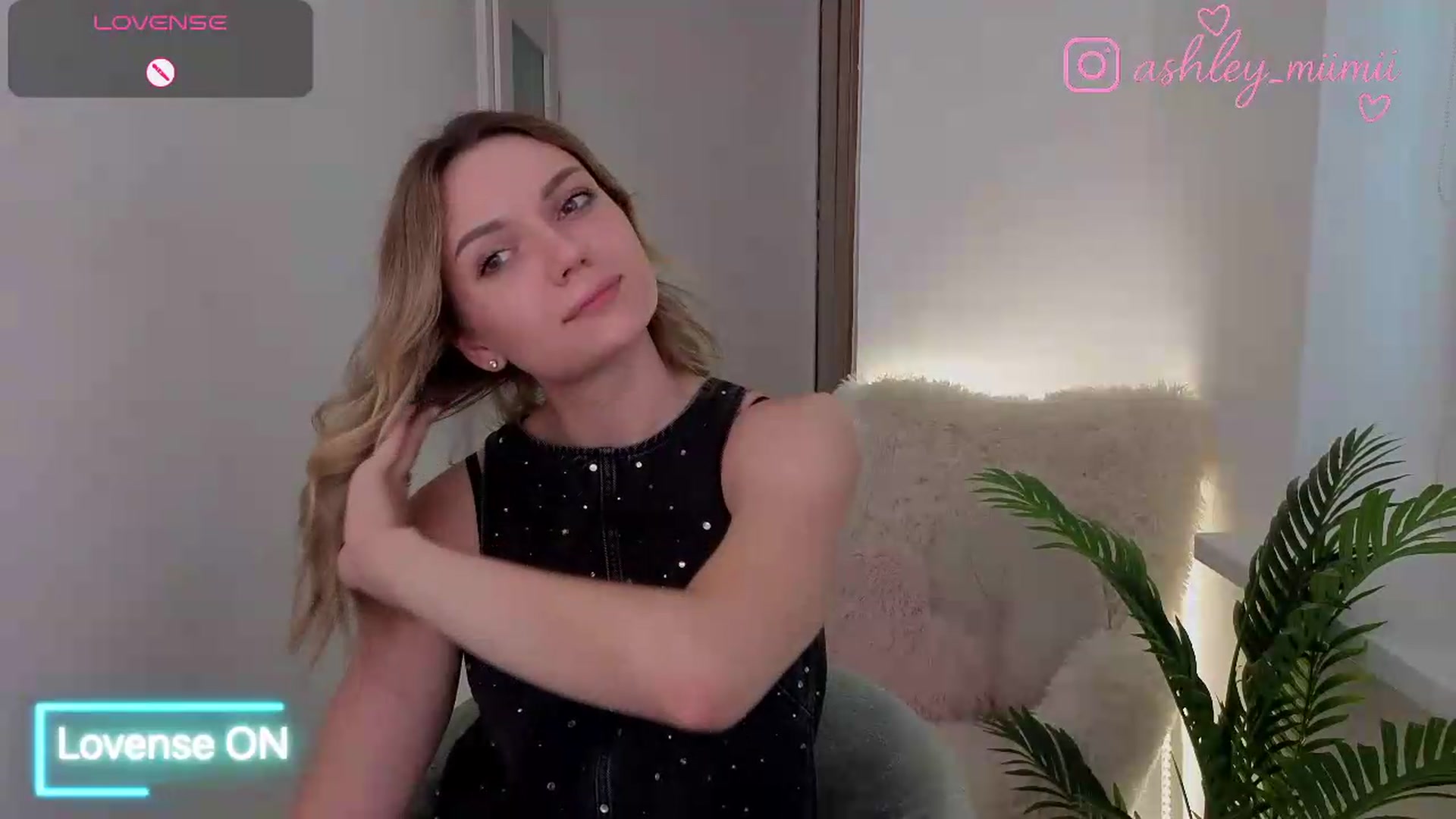 Gallery image thumbnail from AshleyMimi's myfreecams stream on, 06/30/2026, 18:34 image 16 of 20