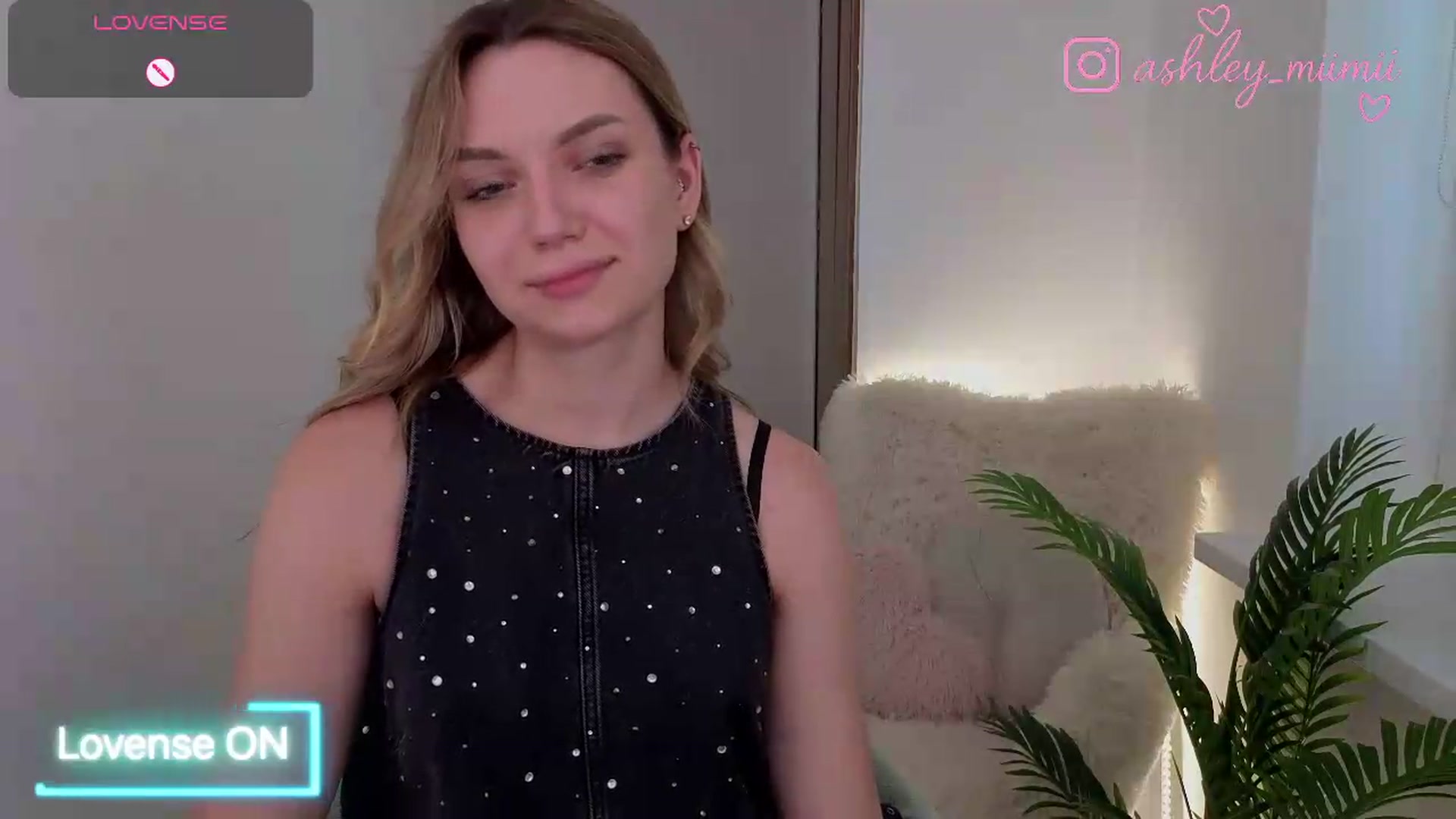 Gallery image thumbnail from AshleyMimi's myfreecams stream on, 06/30/2026, 18:34 image 4 of 20