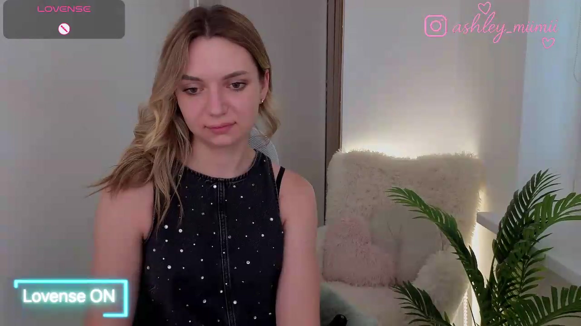 Gallery image thumbnail from AshleyMimi's myfreecams stream on, 06/30/2026, 18:34 image 5 of 20