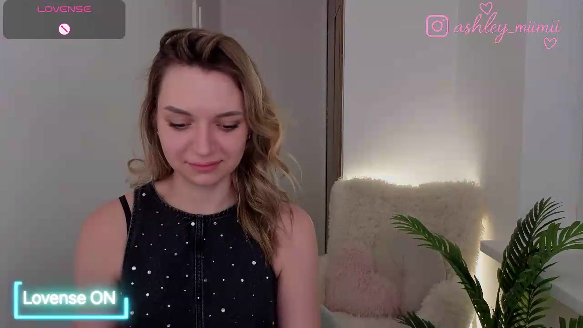 Gallery image thumbnail from AshleyMimi's myfreecams stream on, 06/30/2026, 20:00 image 11 of 20