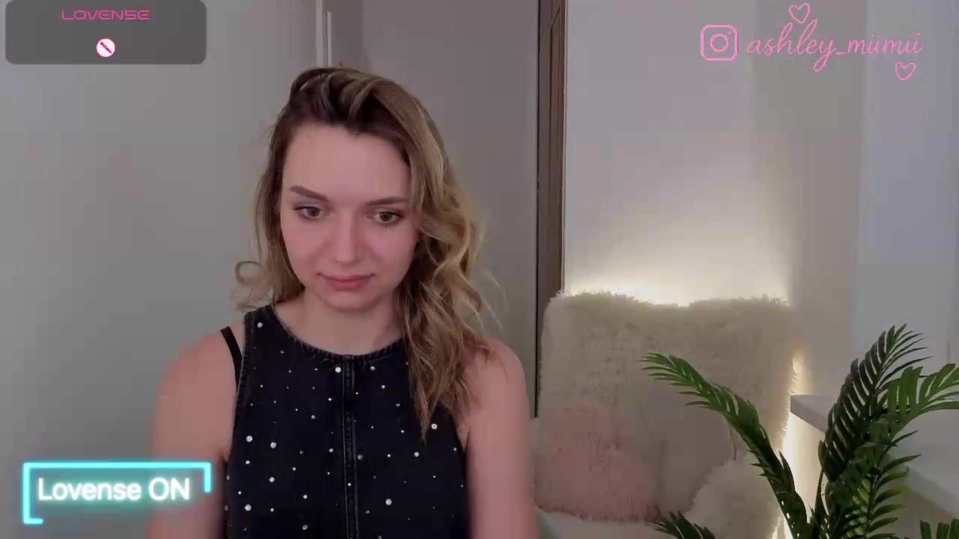 Gallery image thumbnail from AshleyMimi's myfreecams stream on, 06/30/2026, 20:00 image 7 of 20