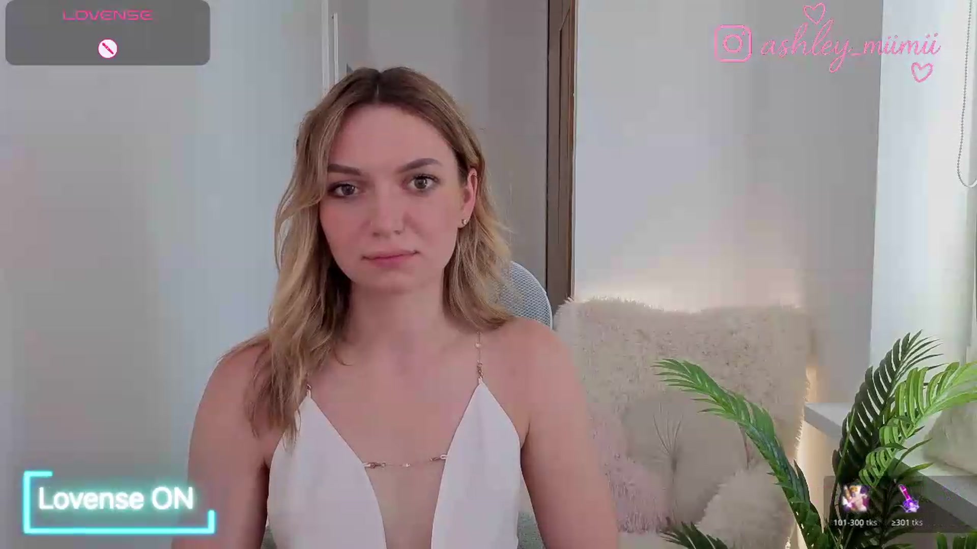 Gallery image thumbnail from AshleyMimi's myfreecams stream on, 07/01/2026, 12:41 image 17 of 20