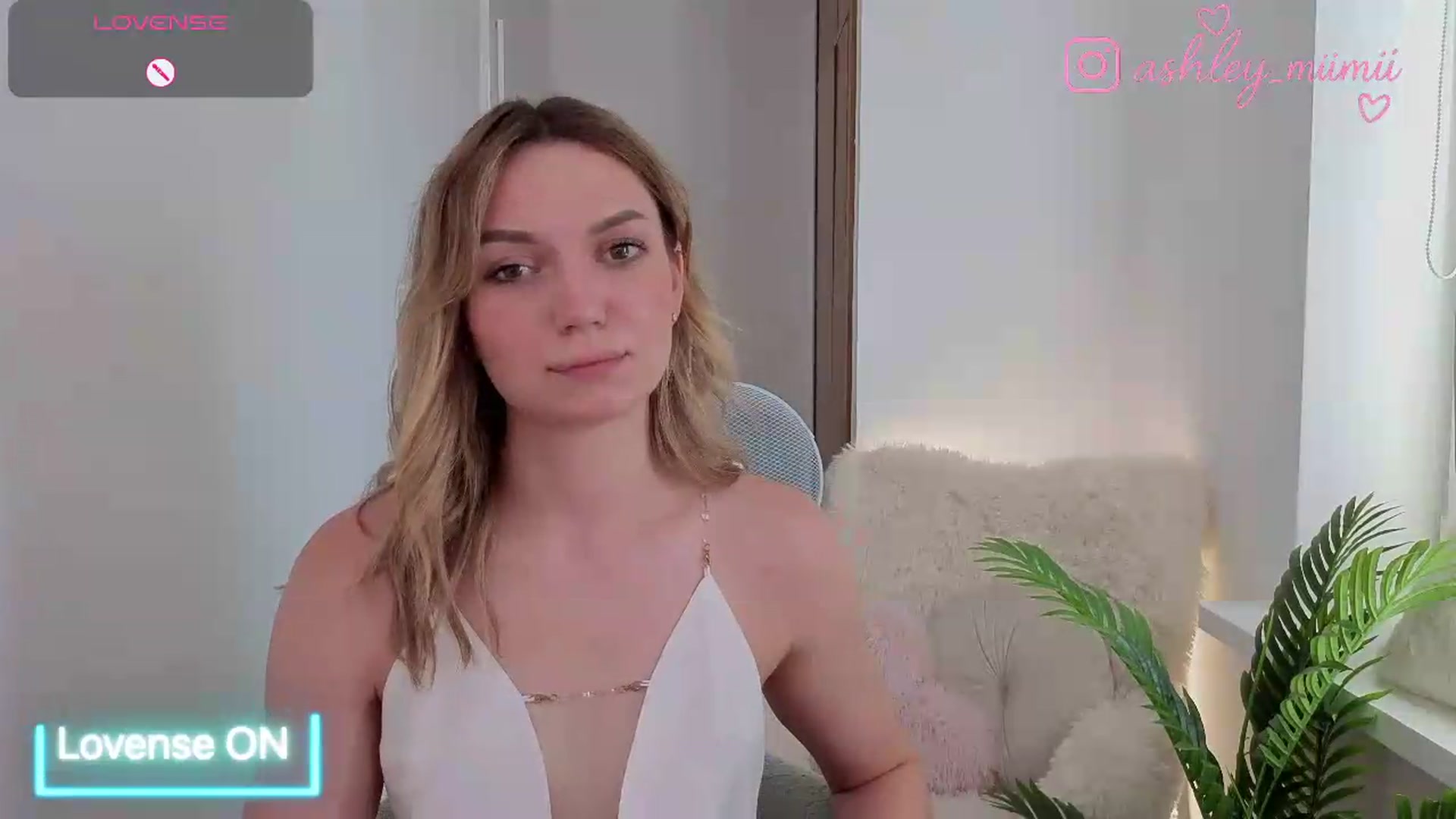 Gallery image thumbnail from AshleyMimi's myfreecams stream on, 07/01/2026, 12:41 image 18 of 20