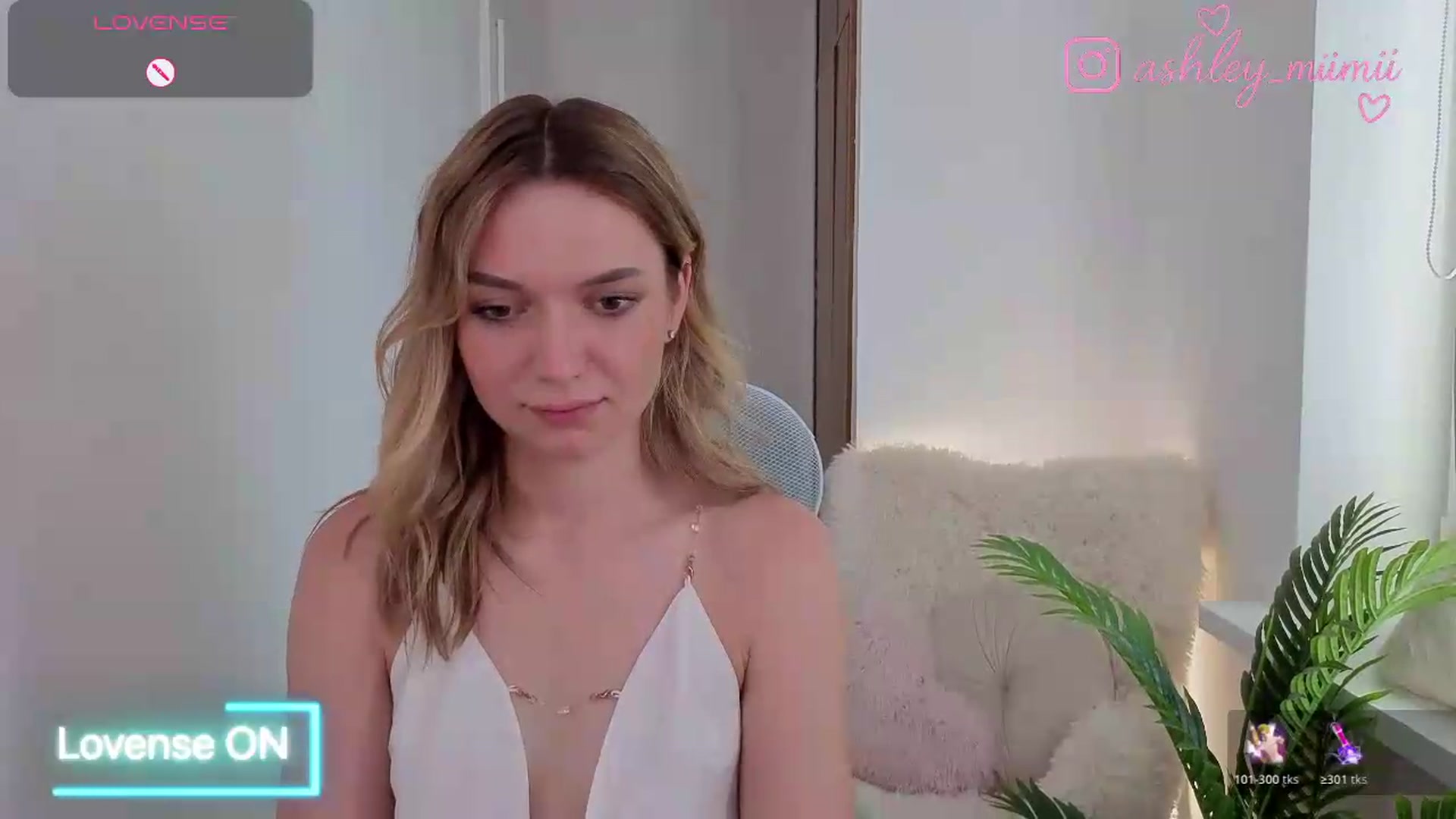 Gallery image thumbnail from AshleyMimi's myfreecams stream on, 07/01/2026, 12:41 image 7 of 20
