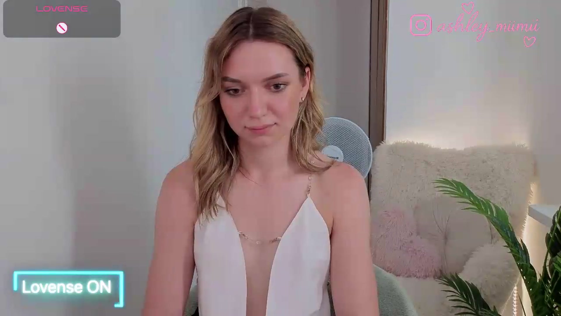 Gallery image thumbnail from AshleyMimi's myfreecams stream on, 07/01/2026, 14:34 image 9 of 20
