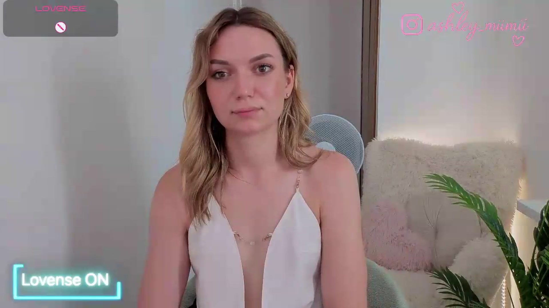 Gallery image thumbnail from AshleyMimi's myfreecams stream on, 07/01/2026, 14:34 image 12 of 20